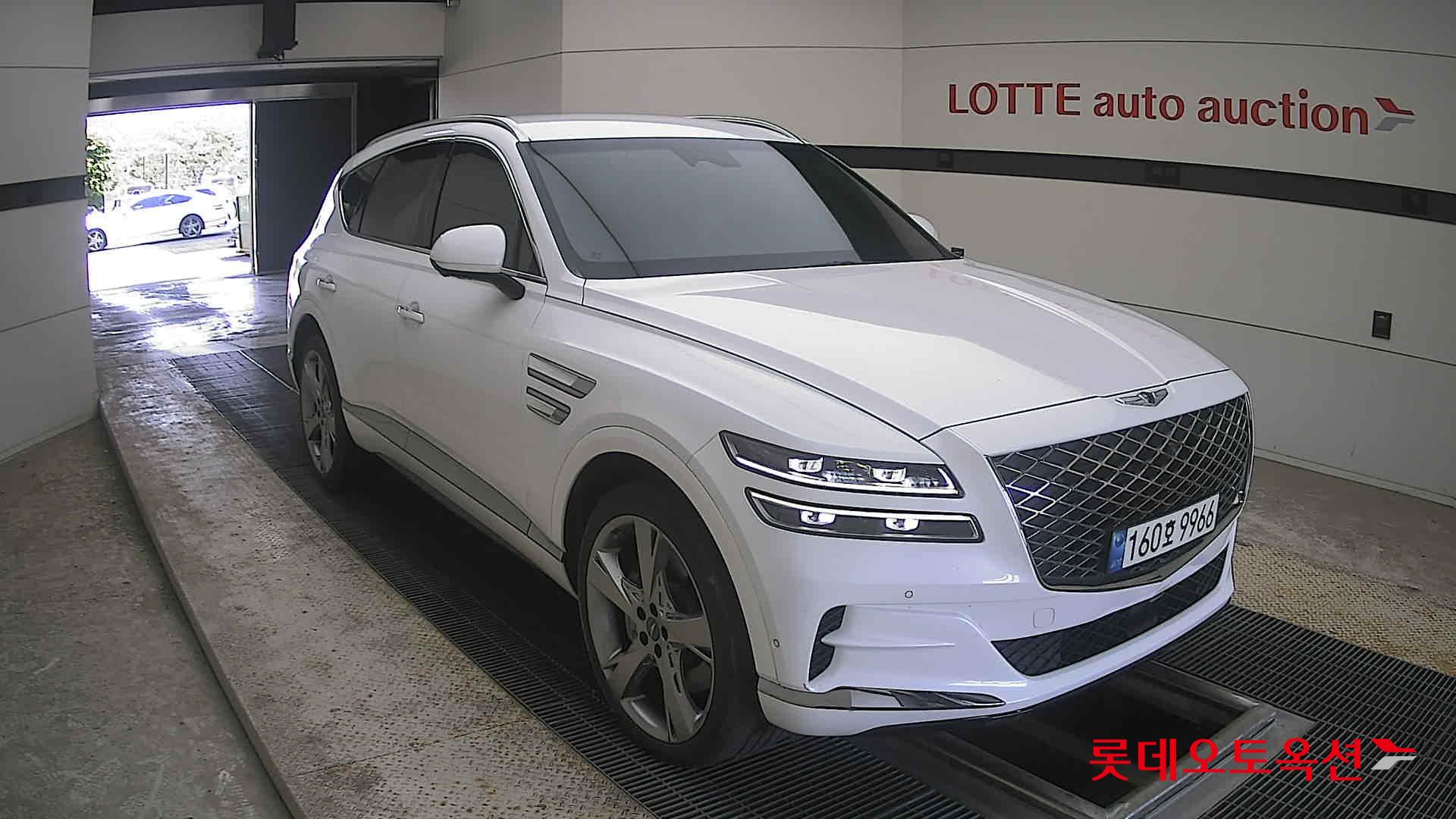 2021 - genesis gv80