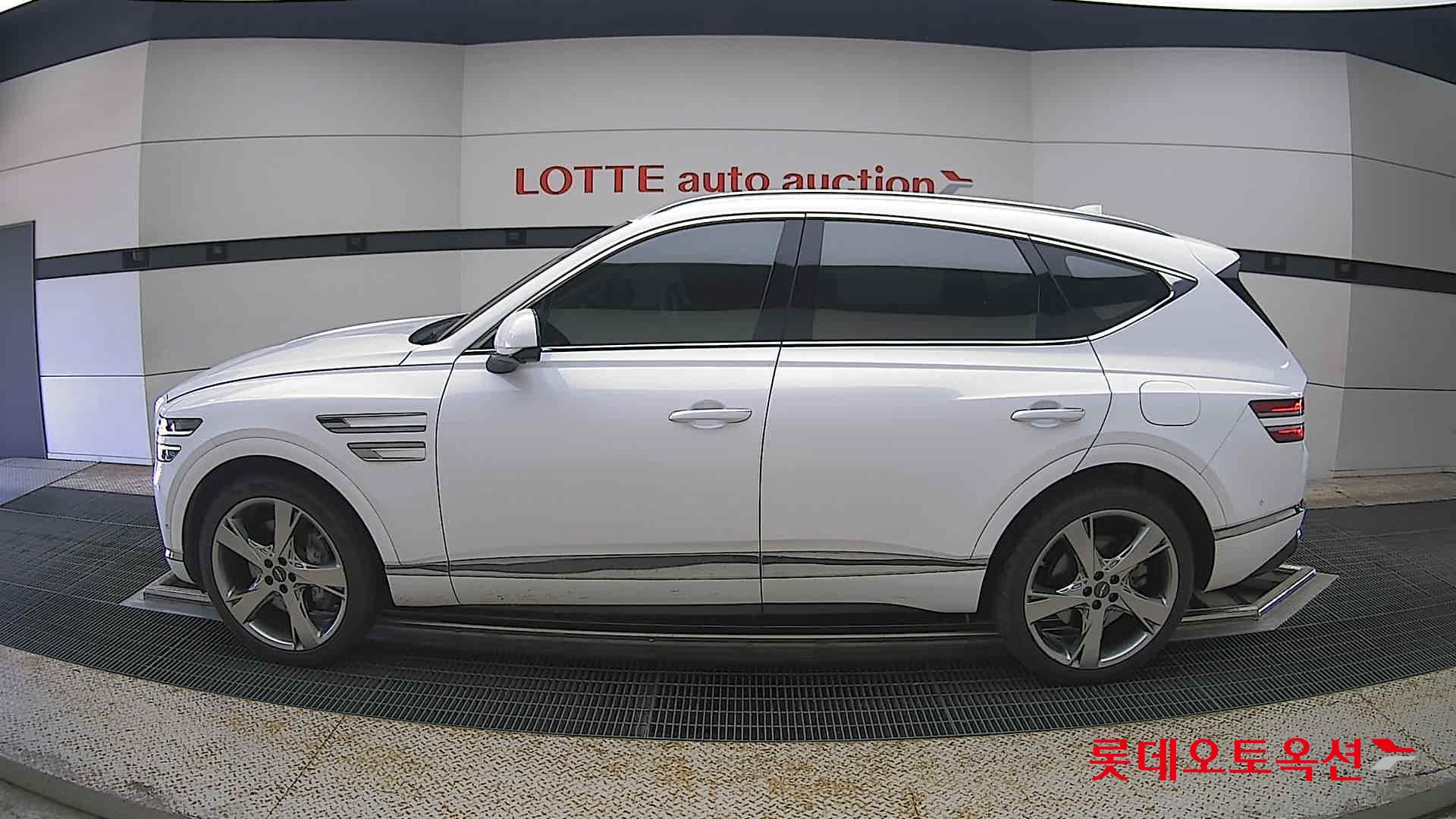 2021 - genesis gv80