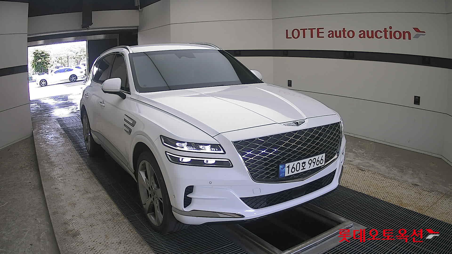 2021 - genesis gv80