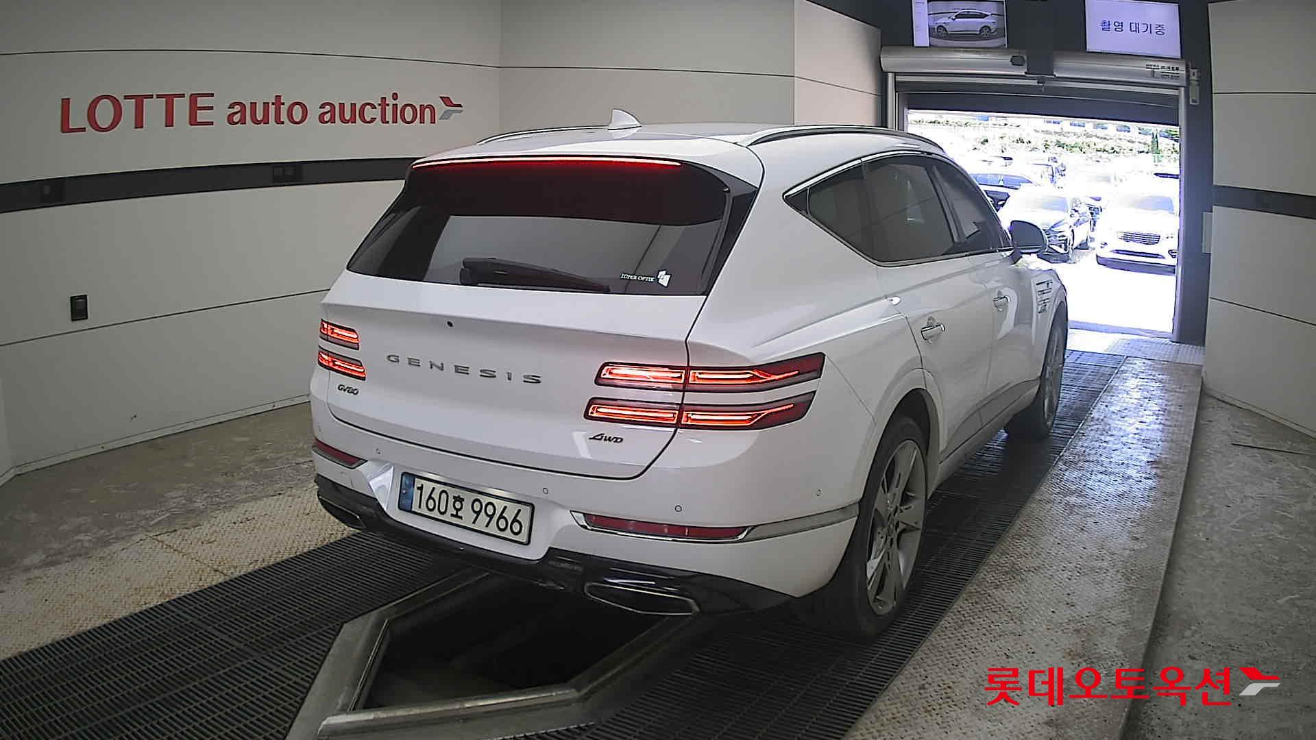 2021 - genesis gv80