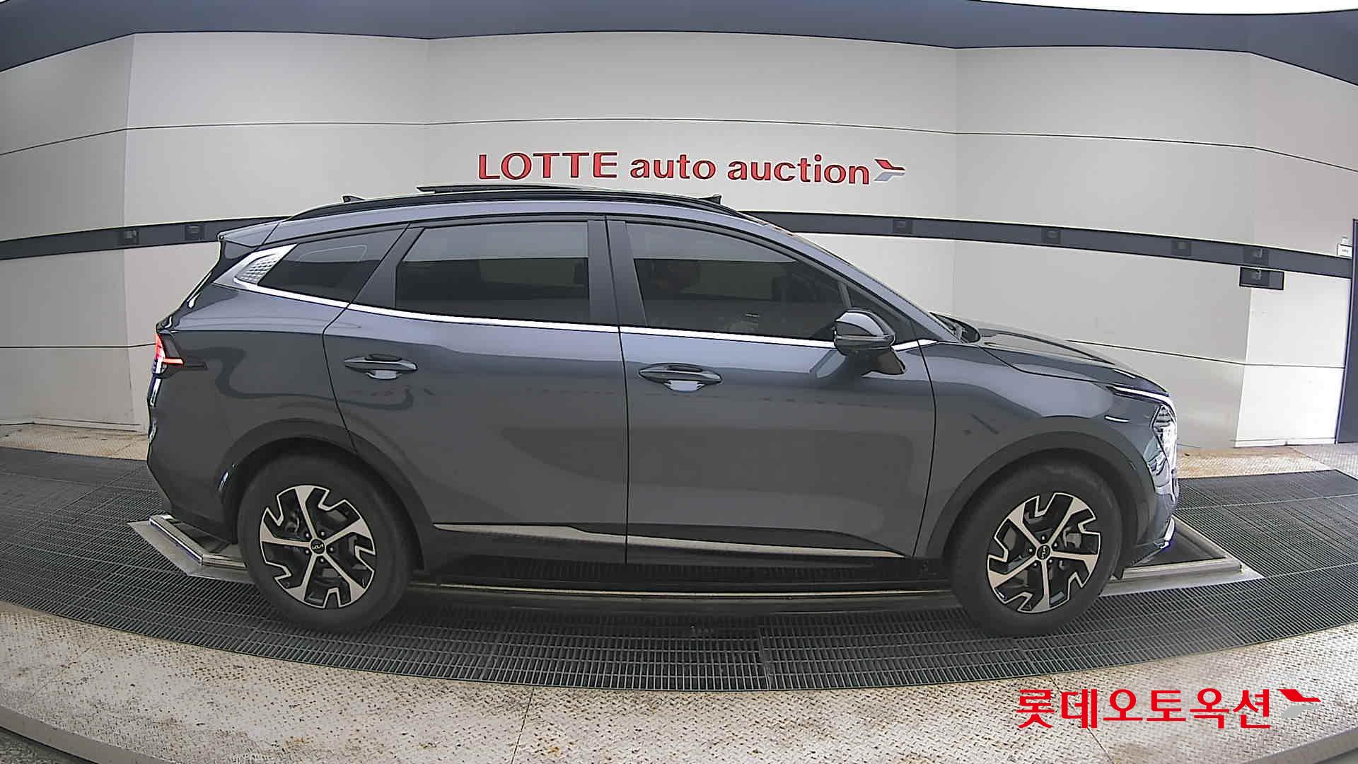 2022 - kia sportage