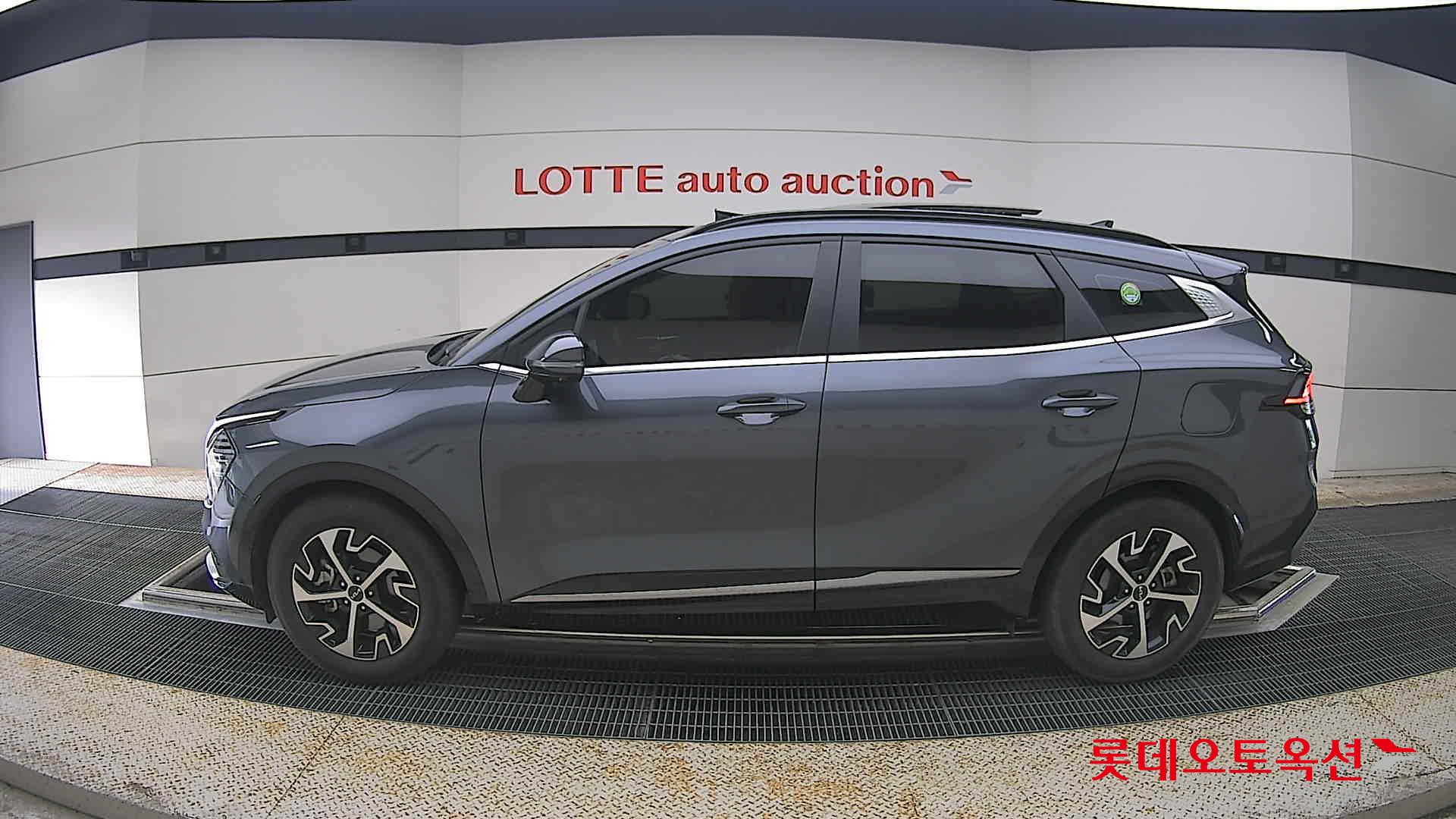2022 - kia sportage