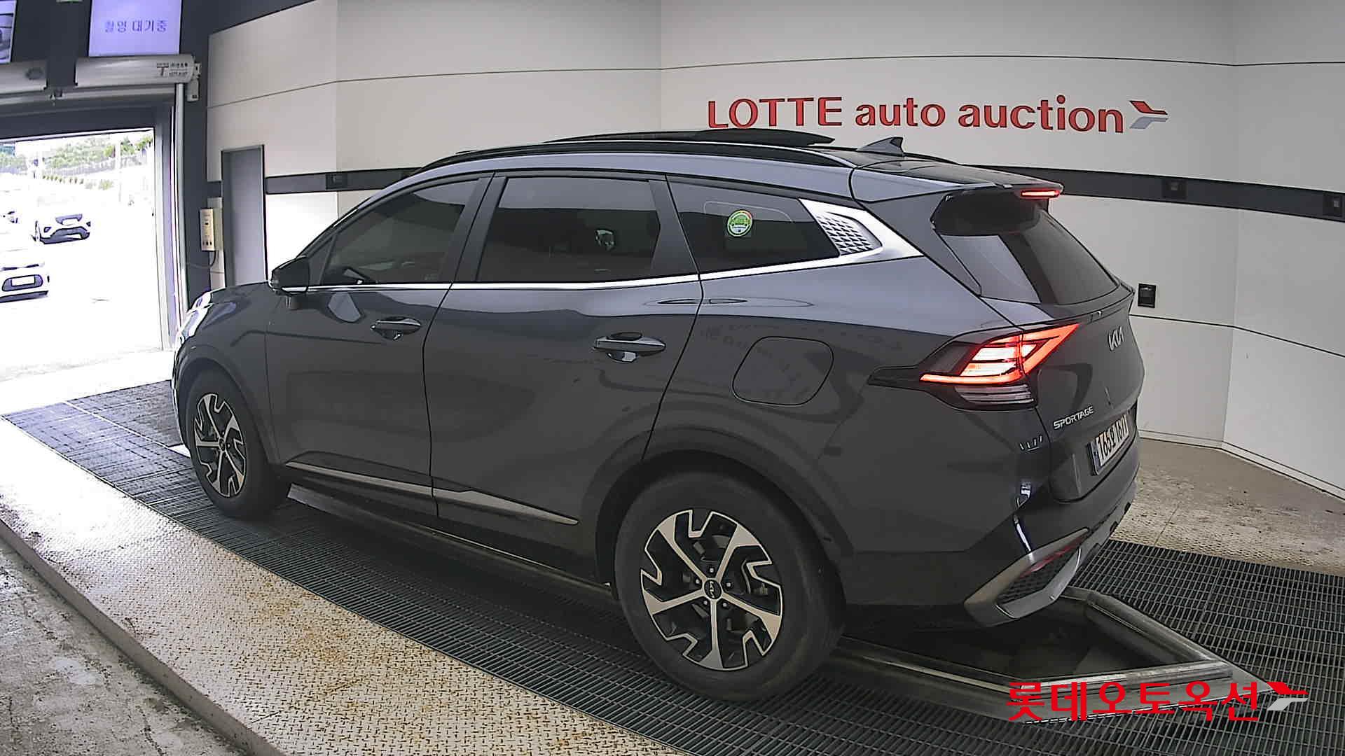2022 - kia sportage