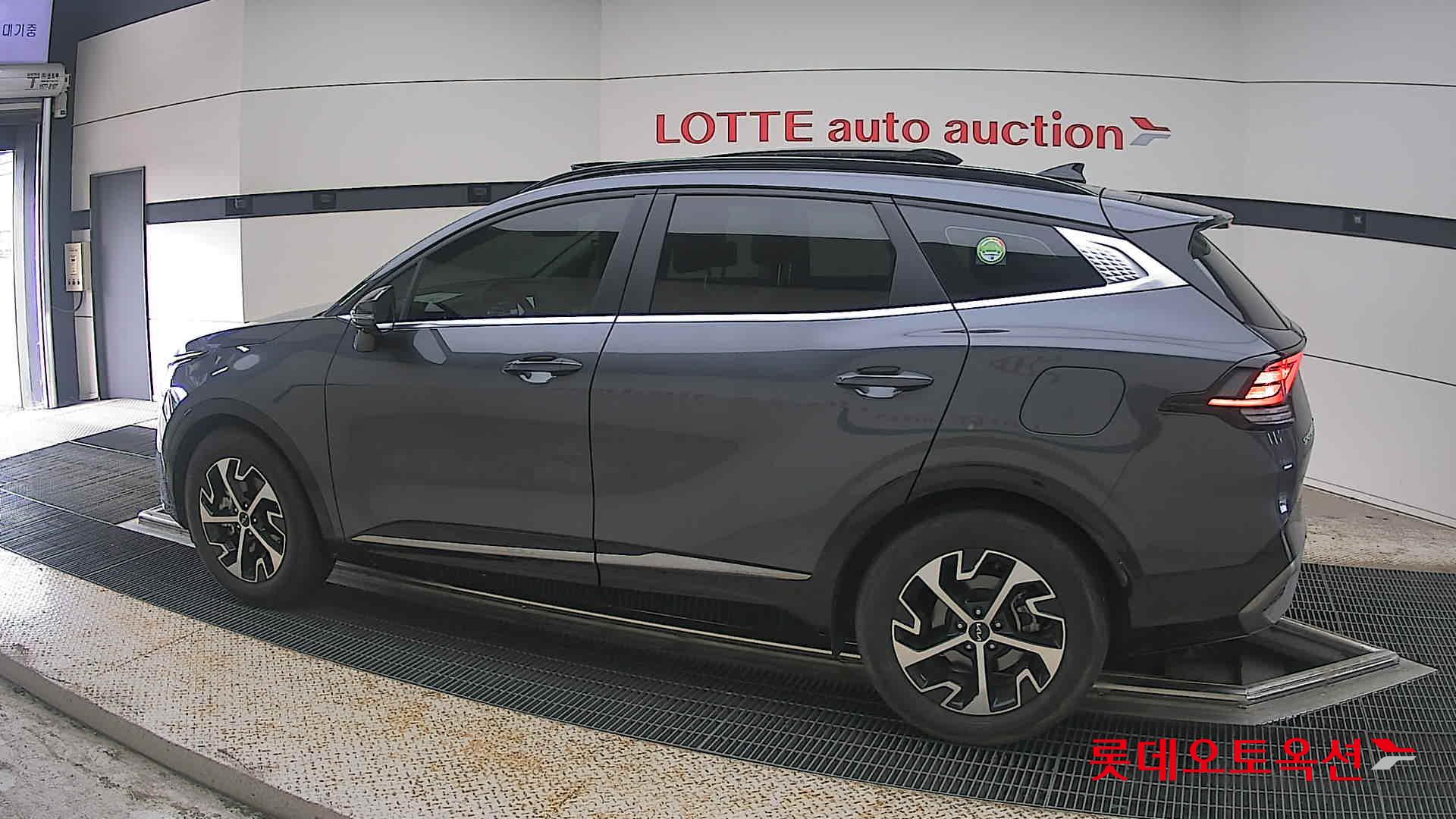 2022 - kia sportage