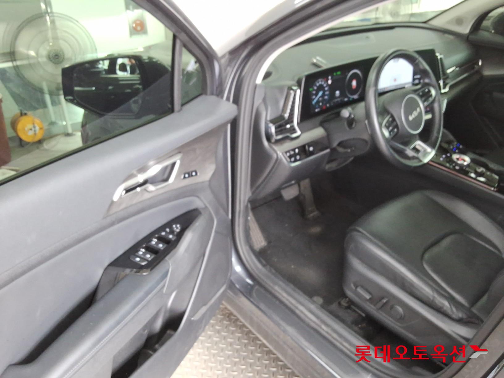 2022 - kia sportage