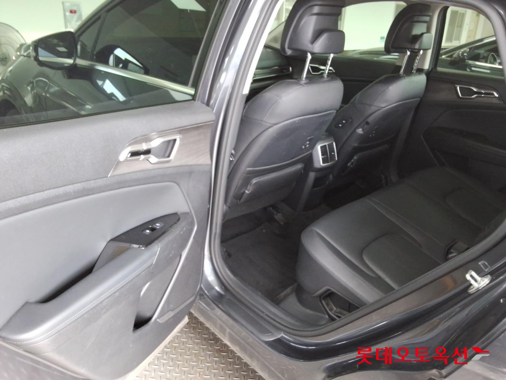 2022 - kia sportage