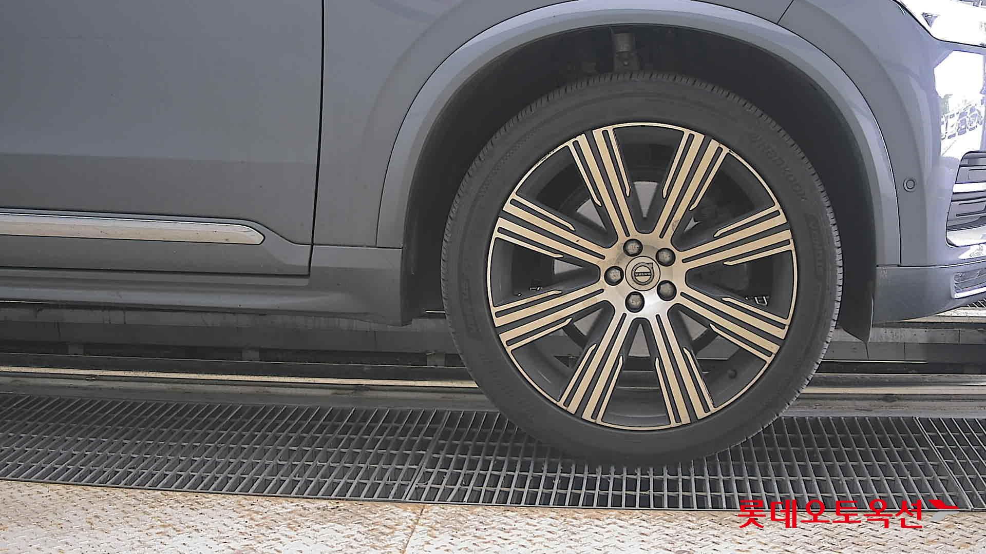 2022 - volvo xc90