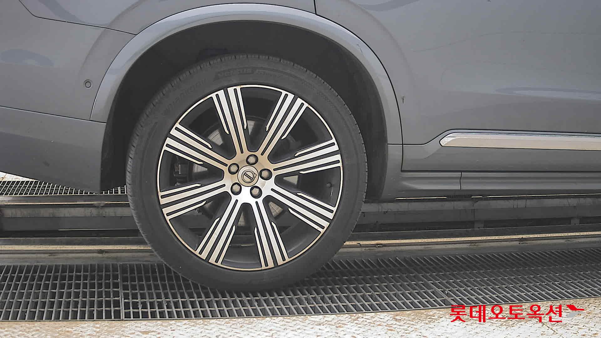 2022 - volvo xc90