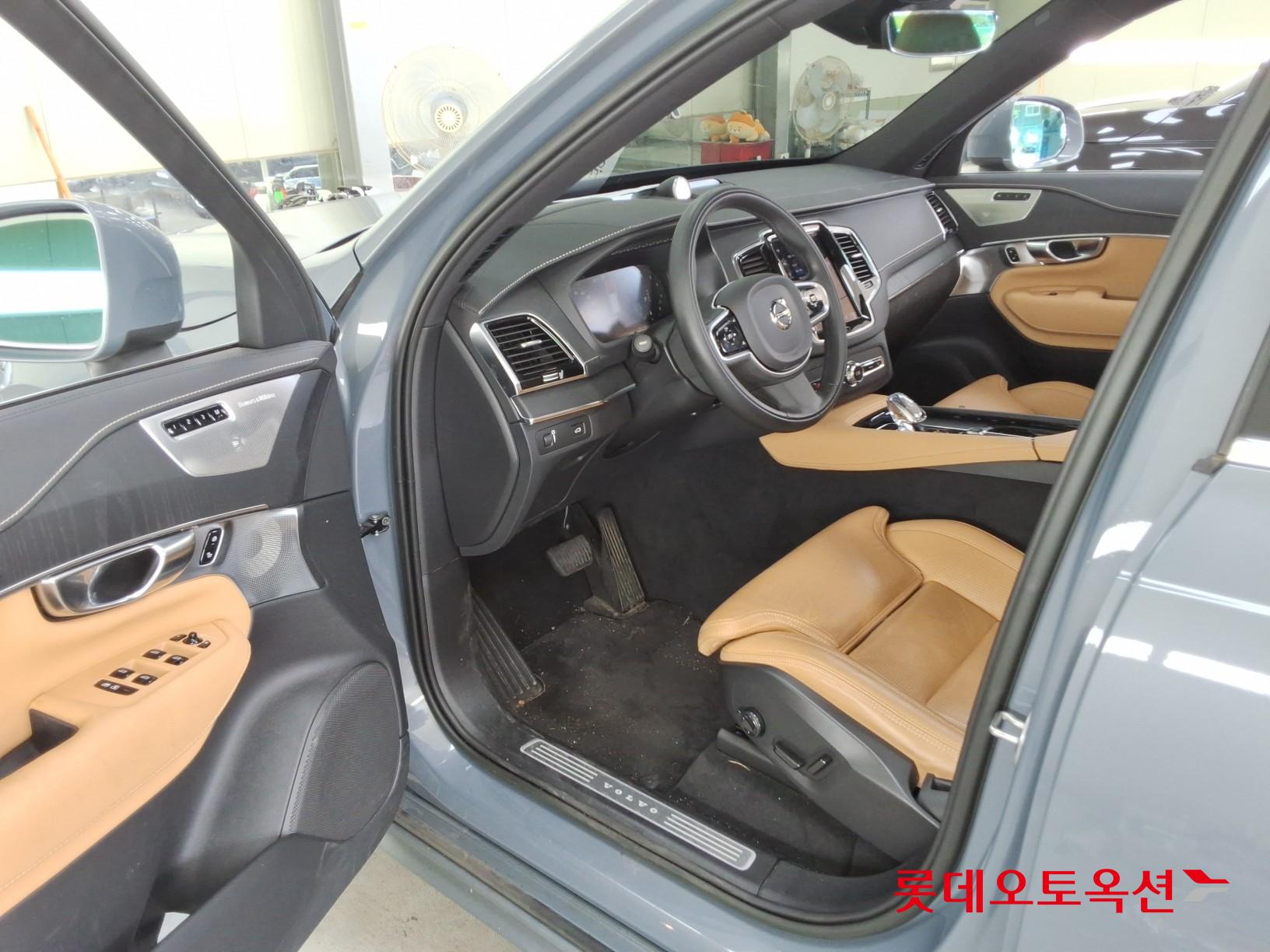 2022 - volvo xc90