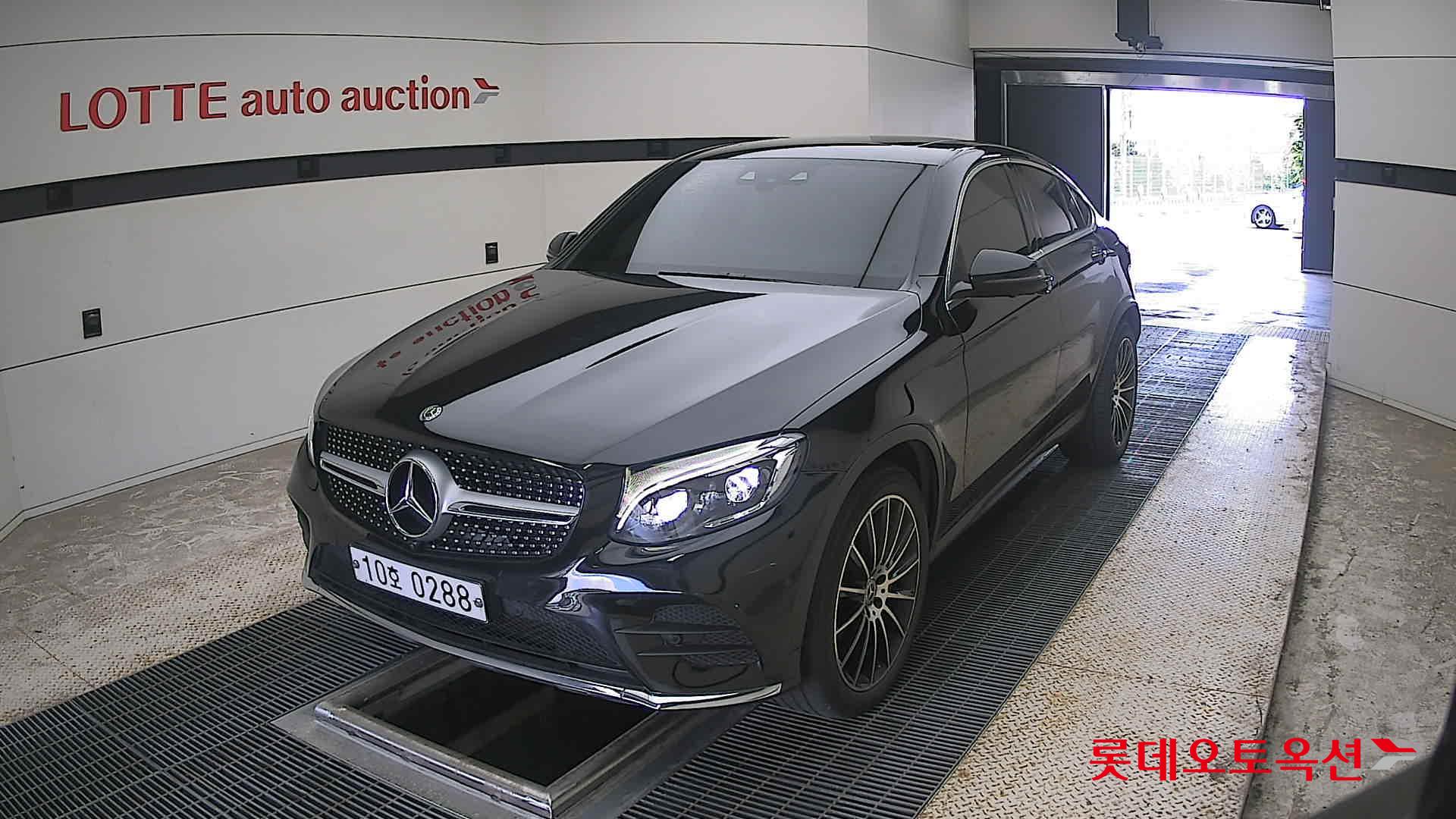 2019 - mercedes-benz glc300
