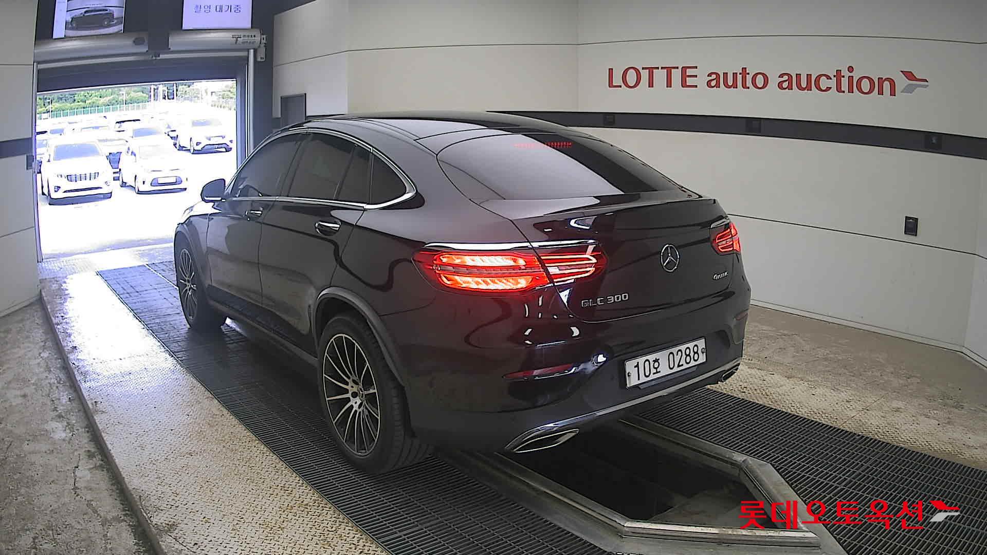 2019 - mercedes-benz glc300