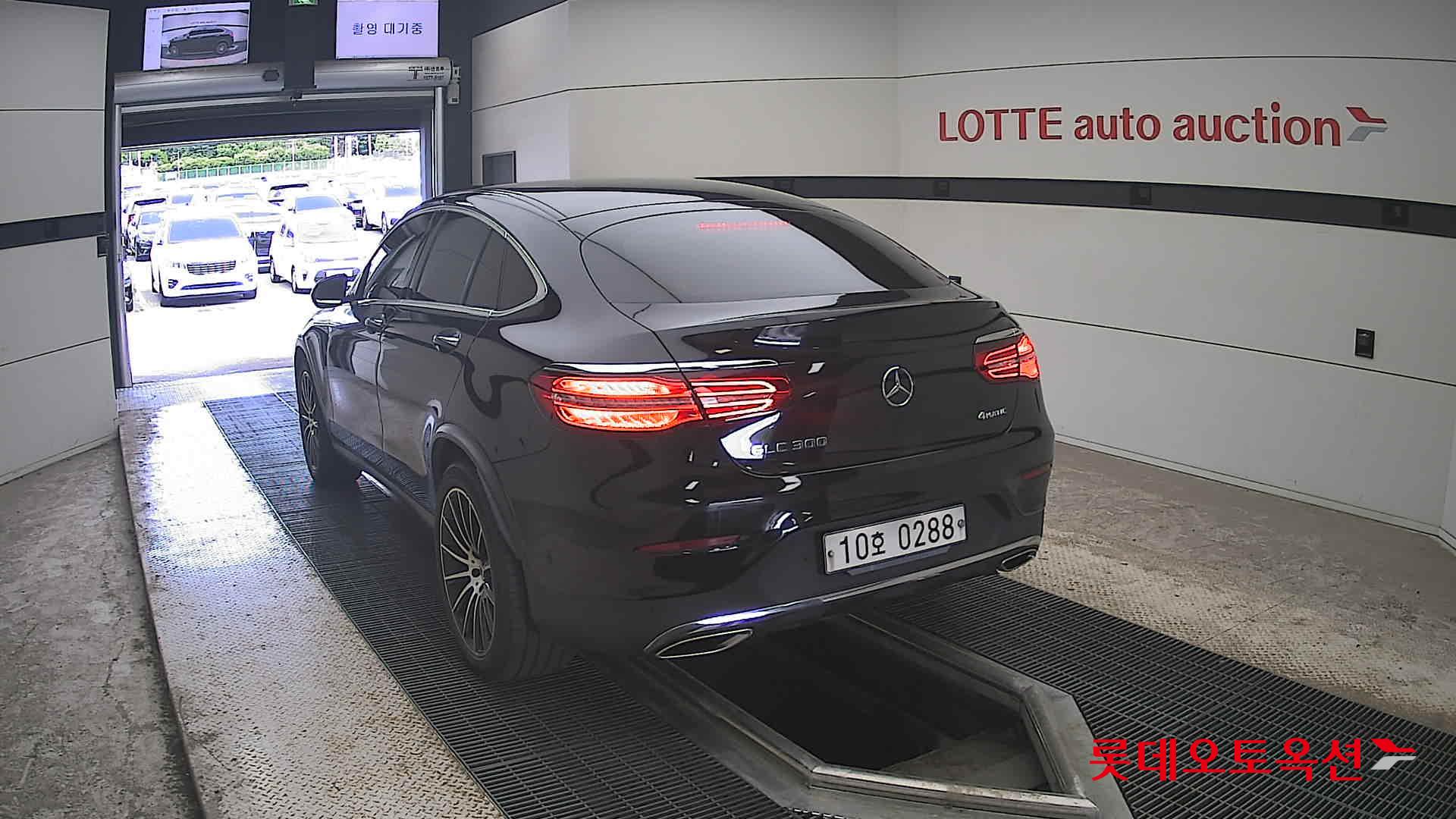 2019 - mercedes-benz glc300
