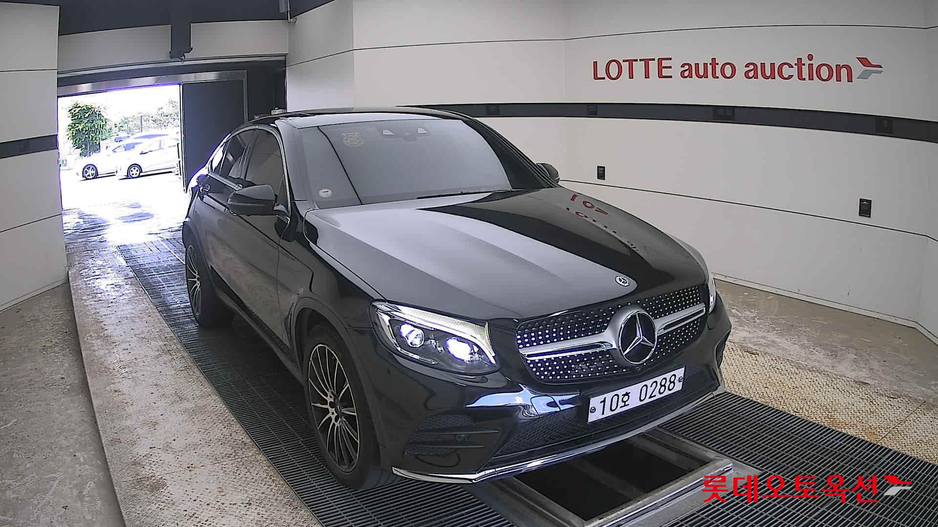 2019 - mercedes-benz glc300