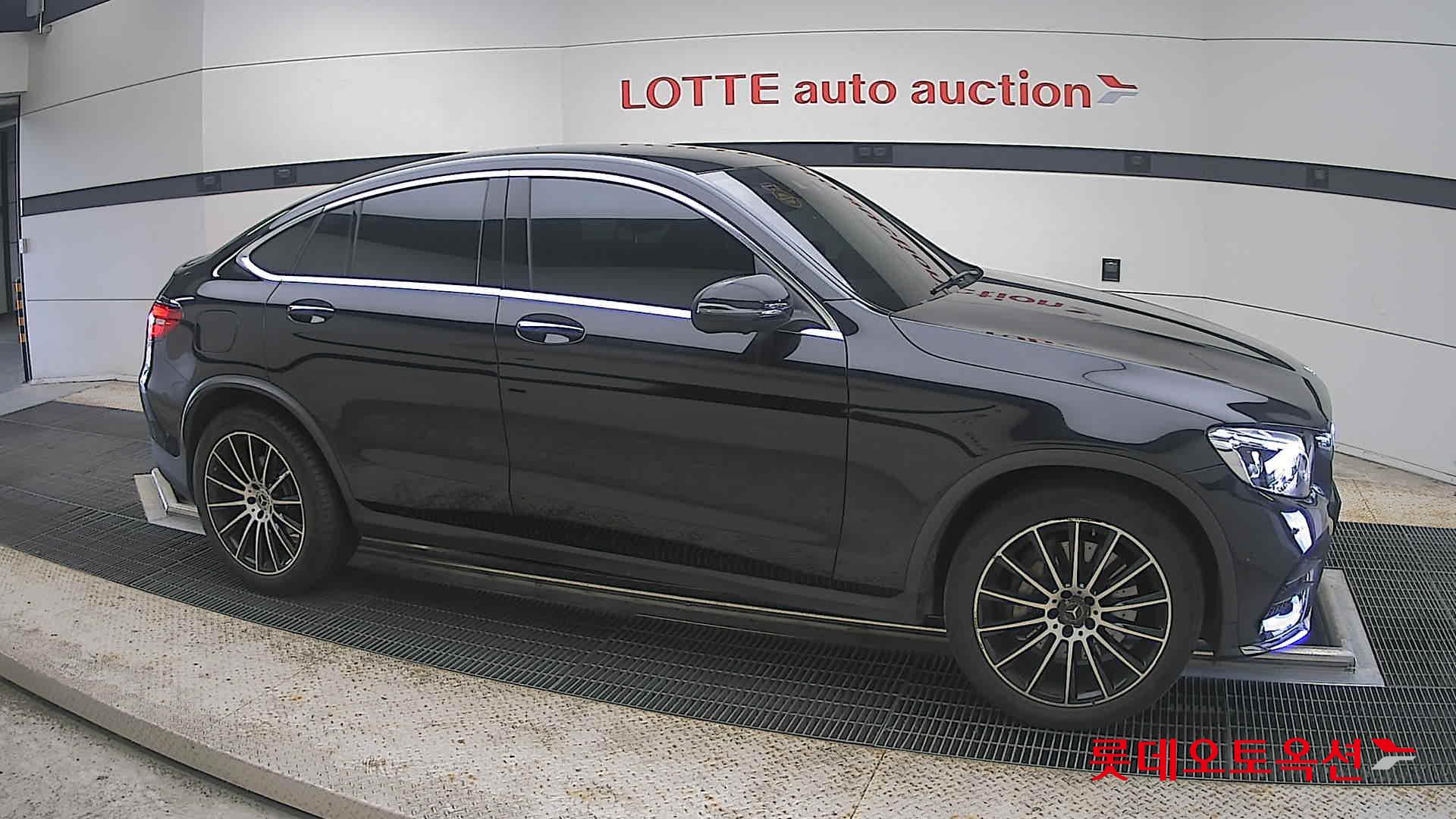 2019 - mercedes-benz glc300