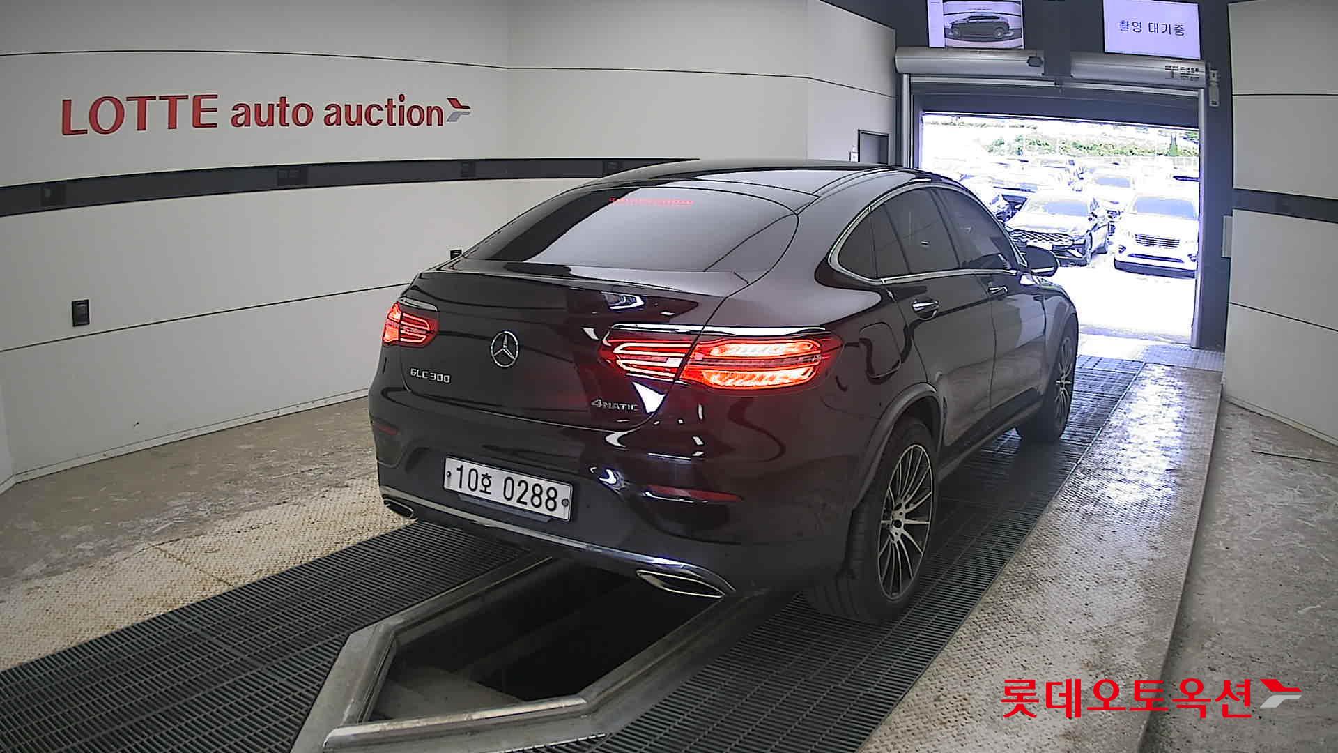 2019 - mercedes-benz glc300