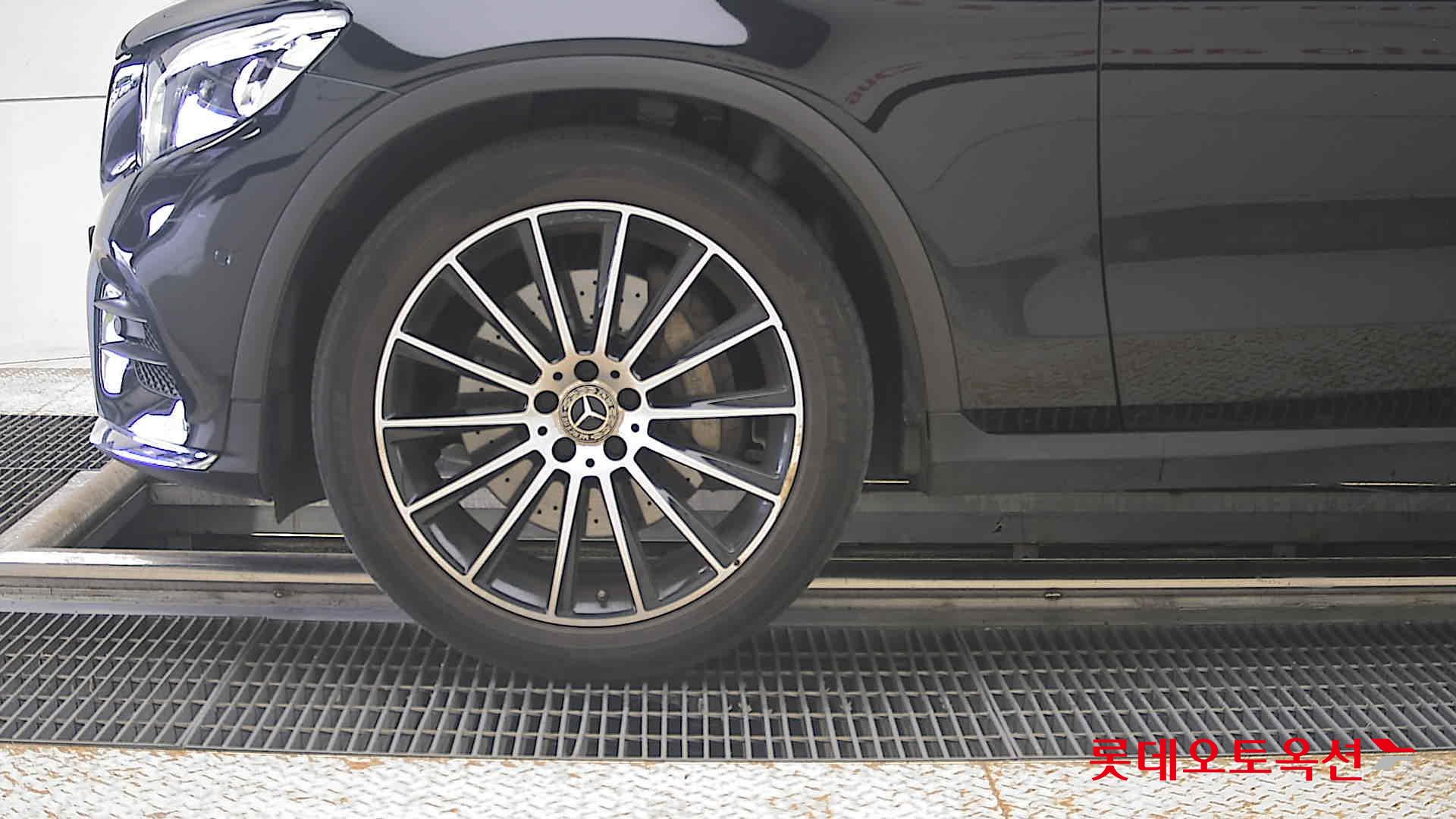 2019 - mercedes-benz glc300
