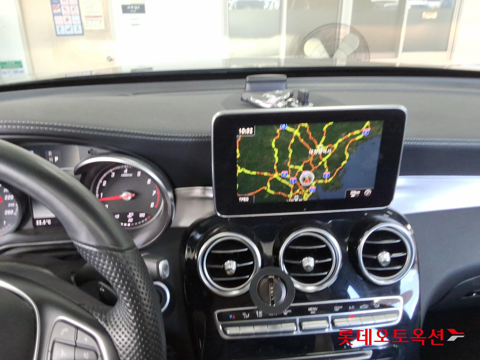 2019 - mercedes-benz glc300