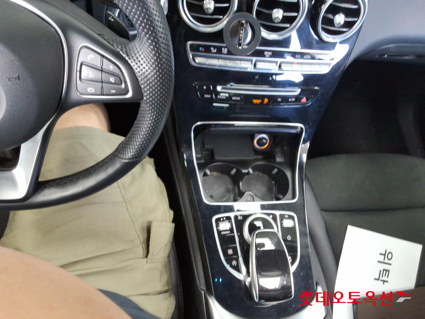 2019 - mercedes-benz glc300