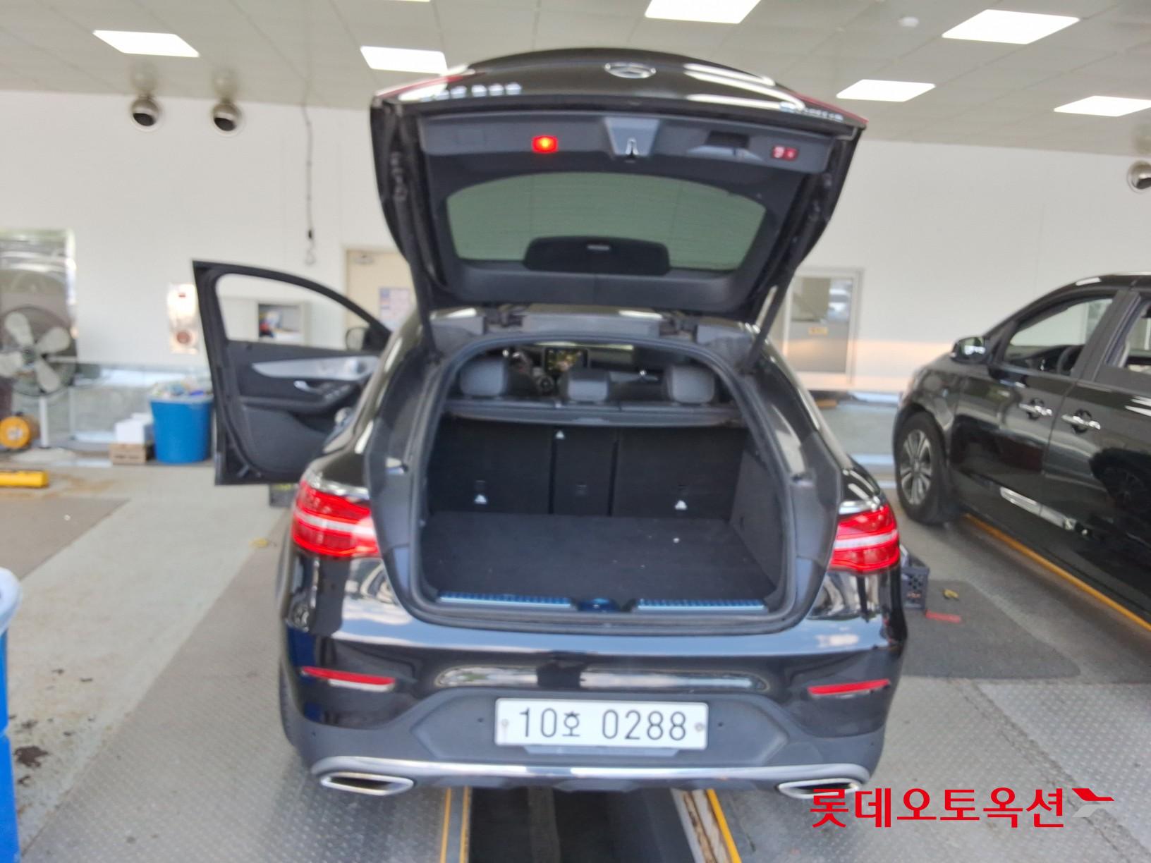 2019 - mercedes-benz glc300