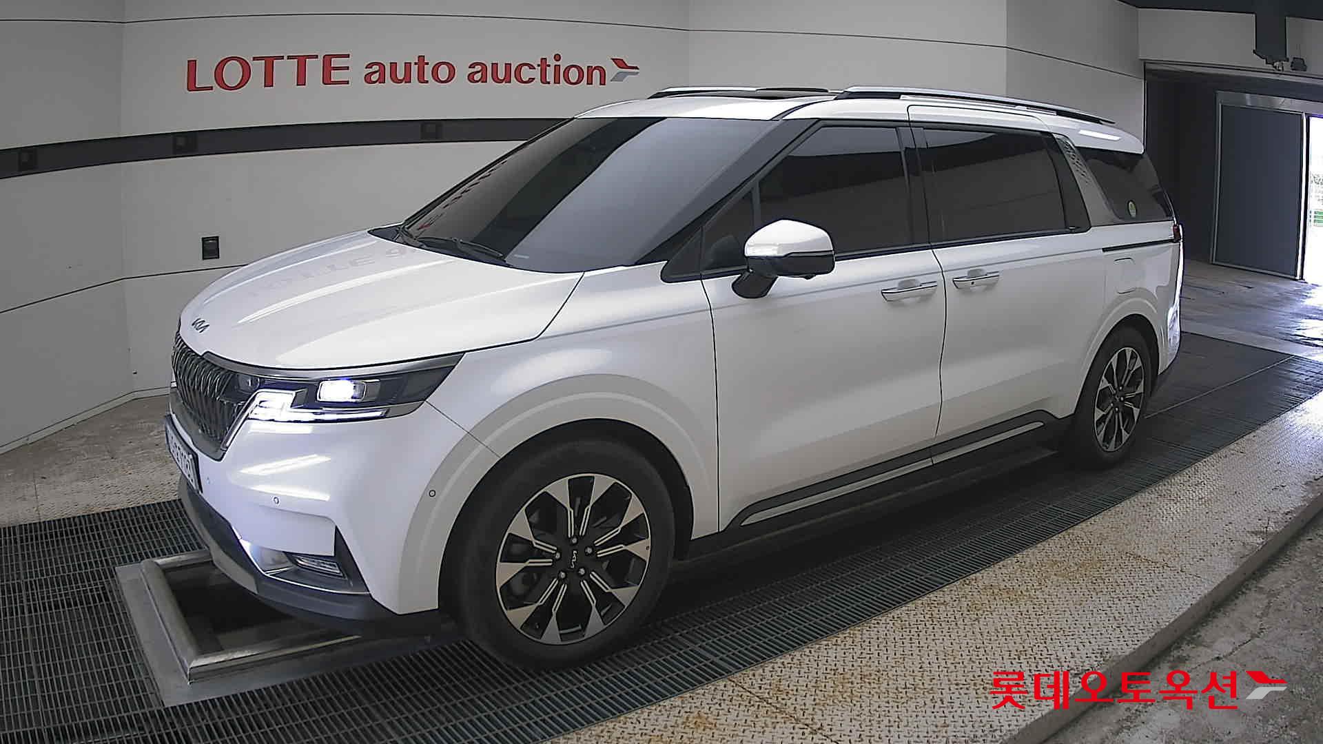 2023 - kia carnival