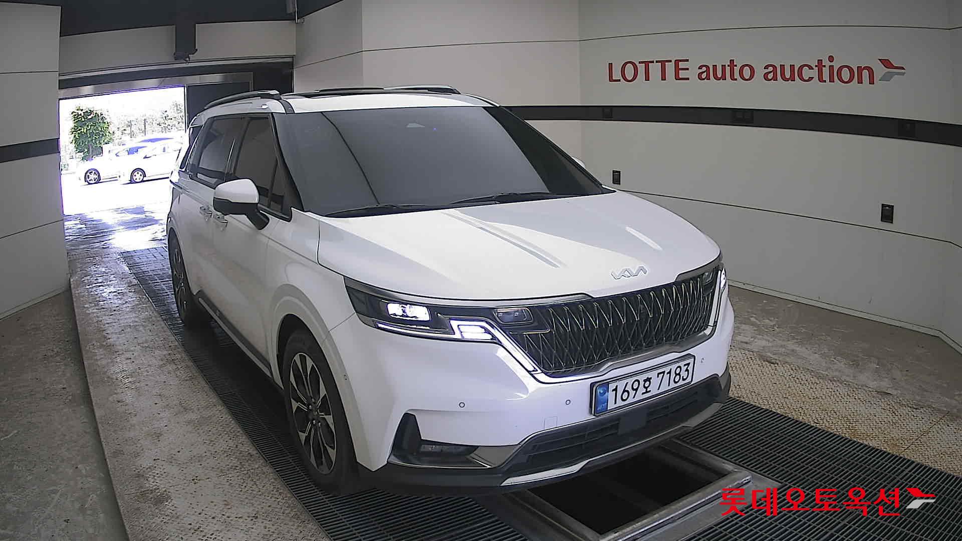 2023 - kia carnival