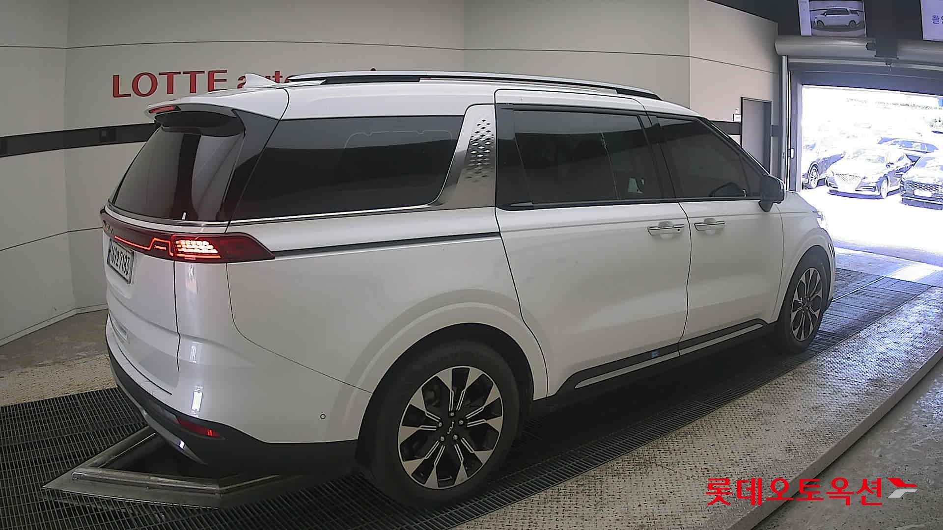2023 - kia carnival