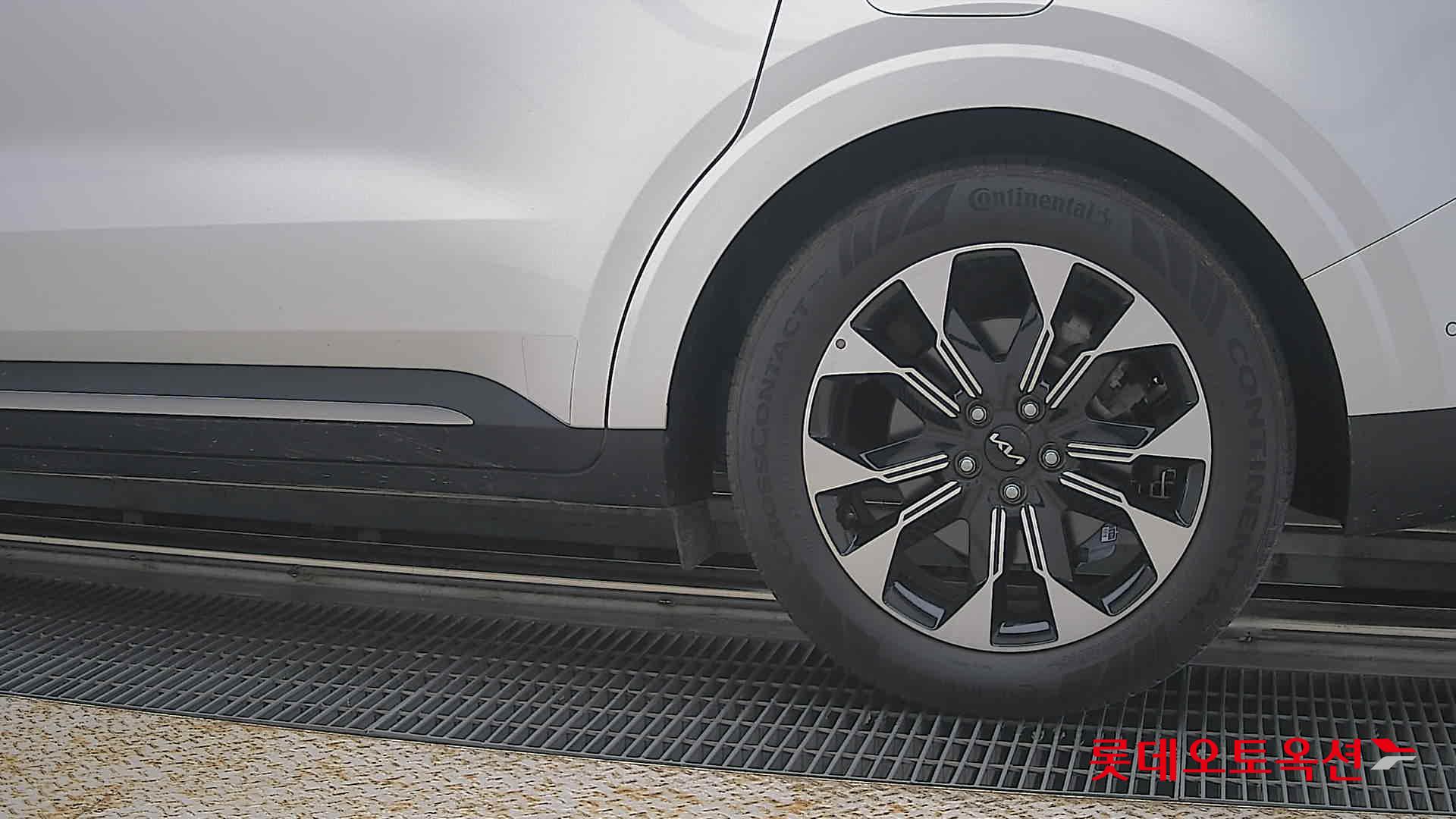 2023 - kia carnival