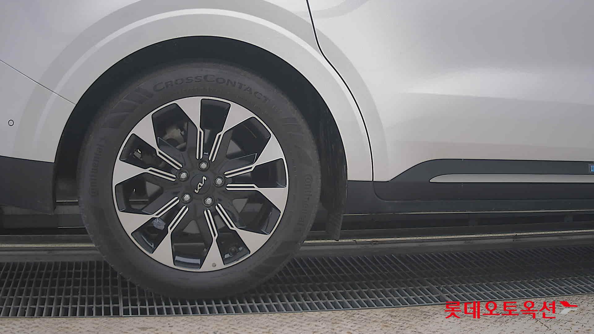 2023 - kia carnival