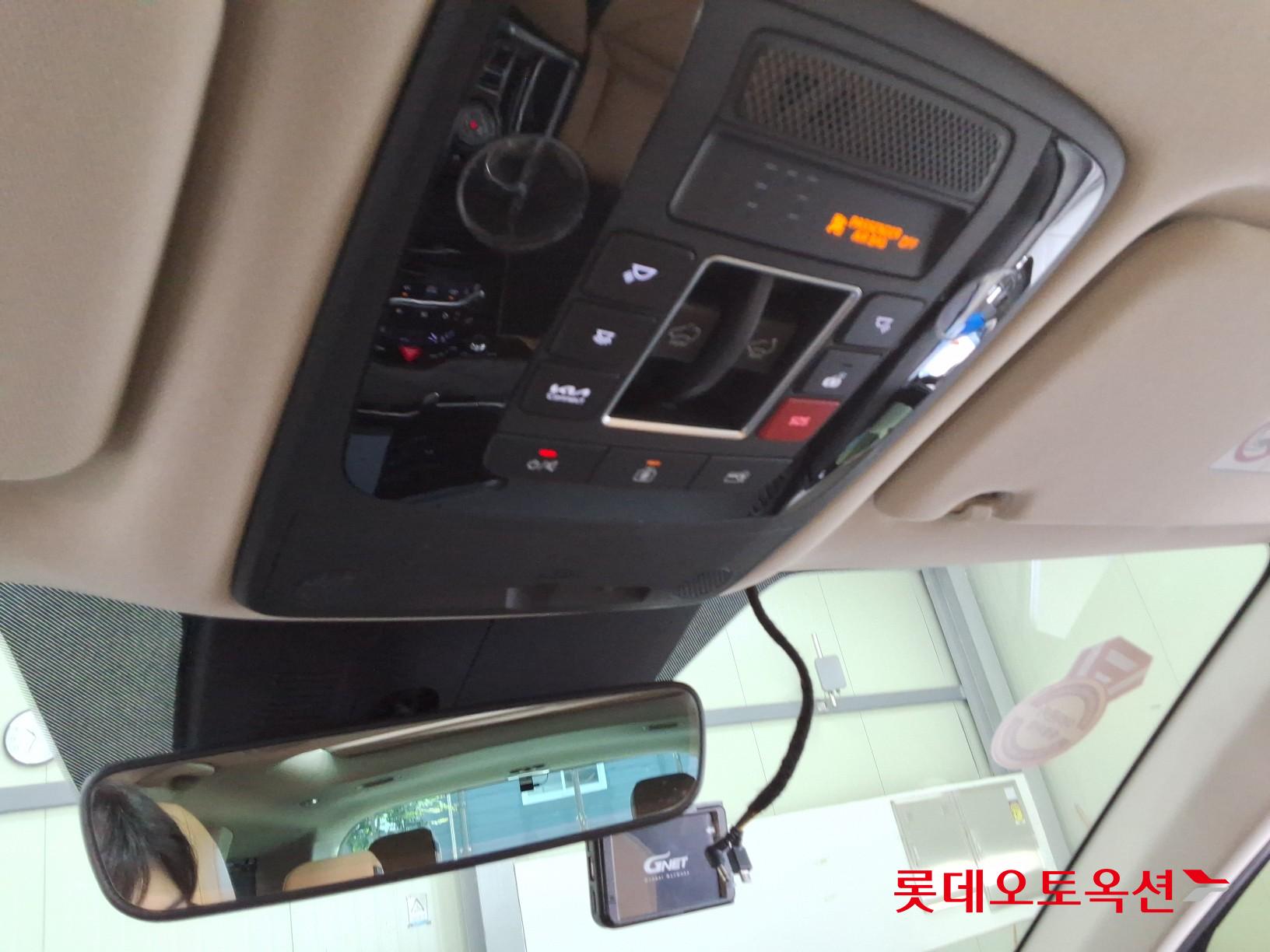 2023 - kia carnival