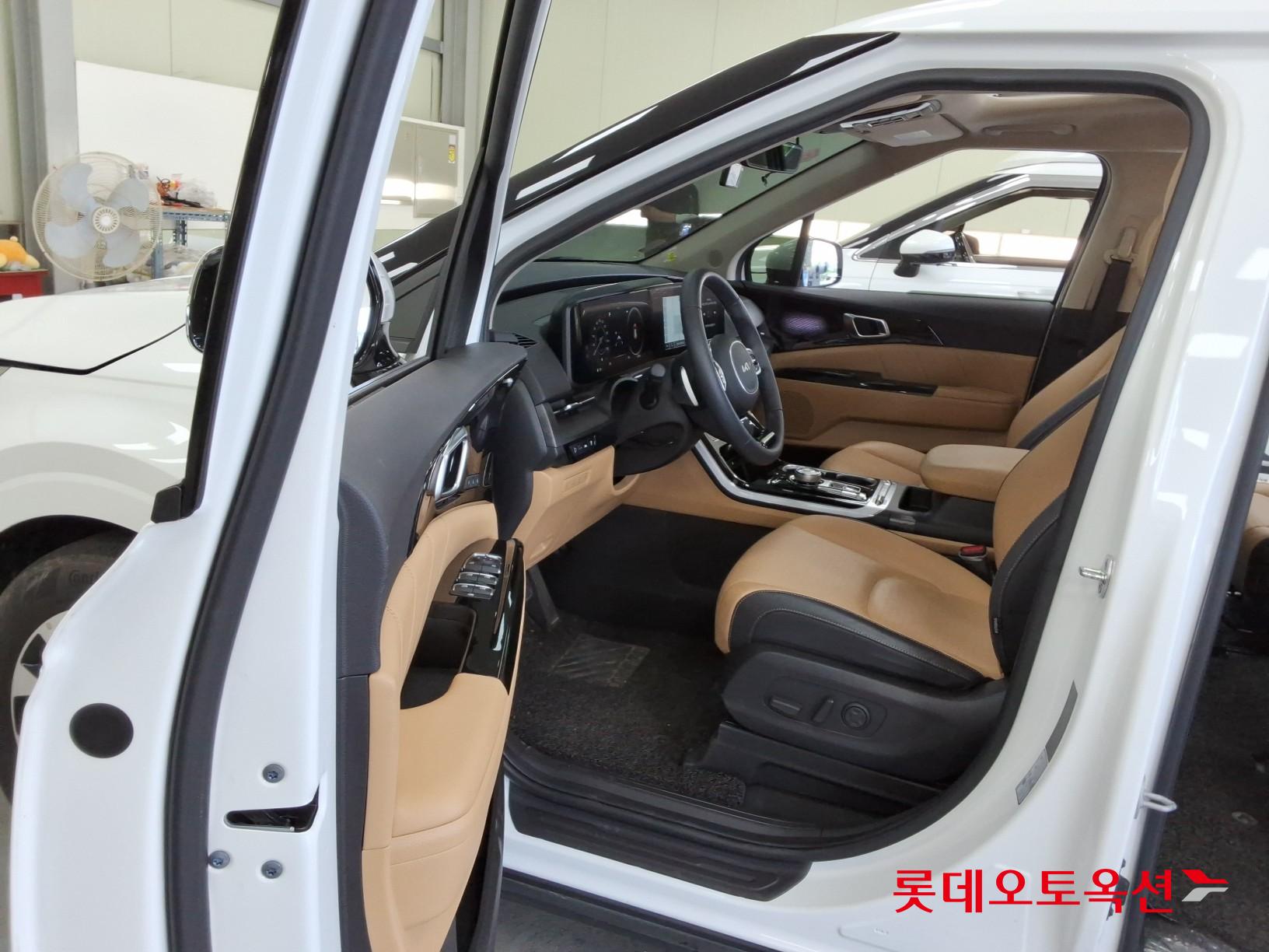 2023 - kia carnival