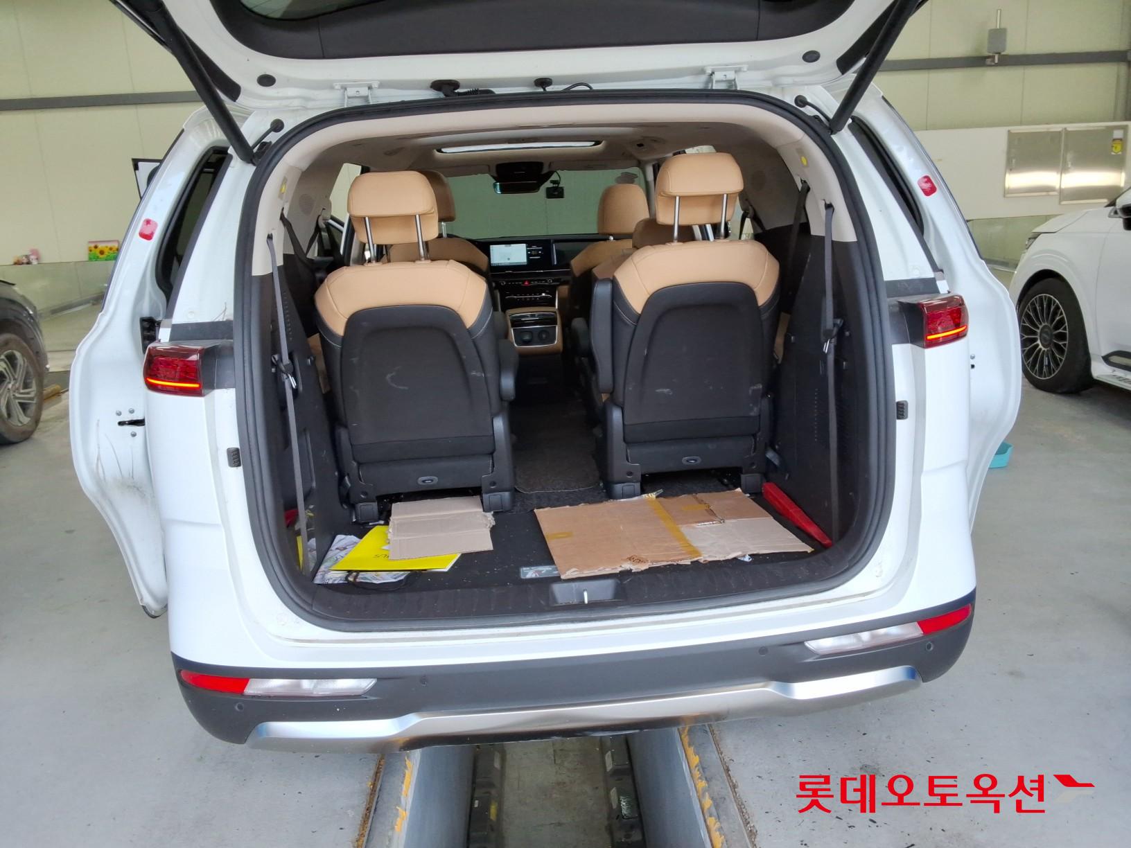 2023 - kia carnival