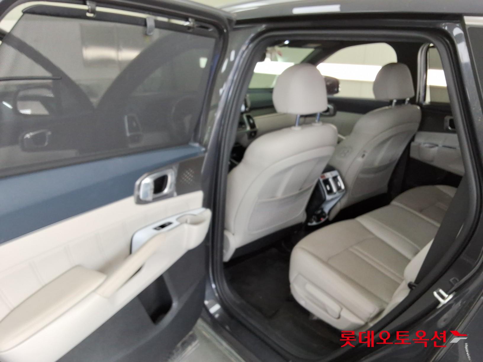 2023 - kia sorento