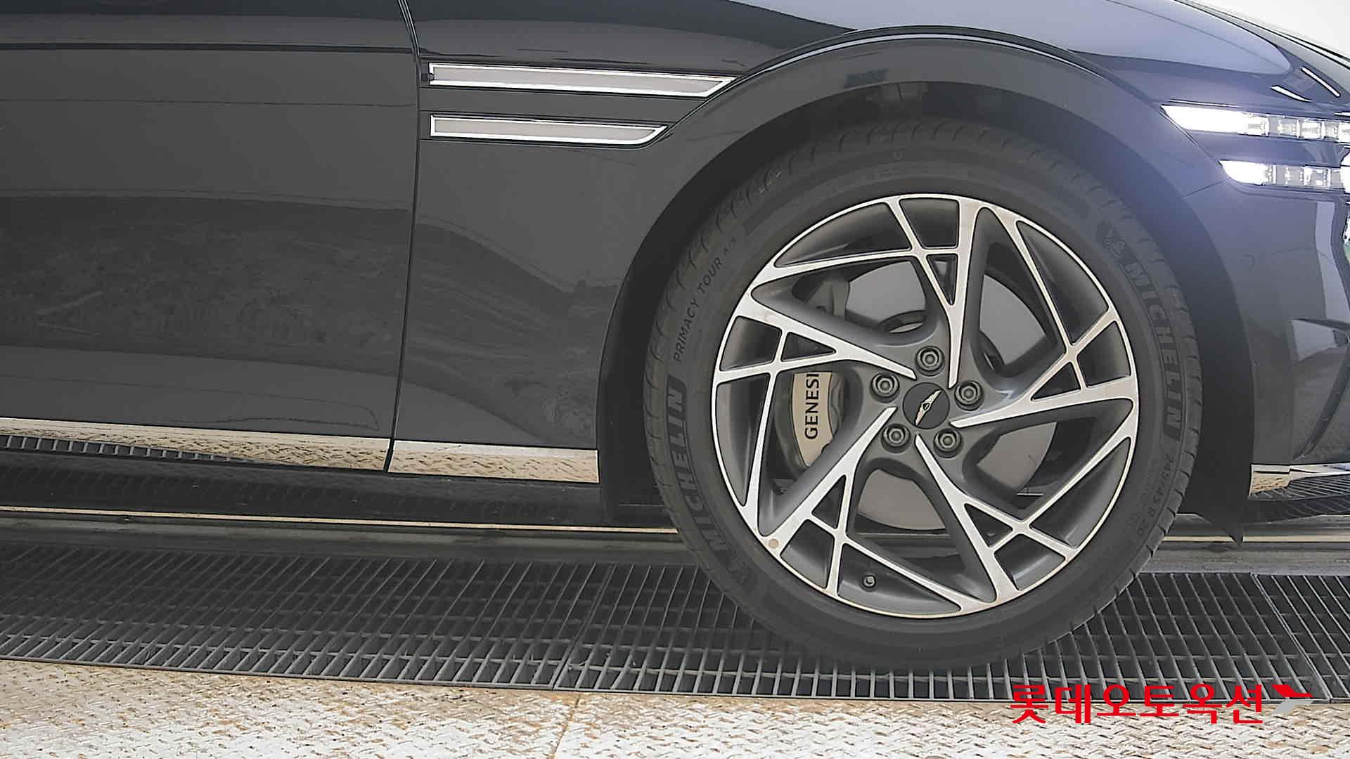 2023 - genesis g90