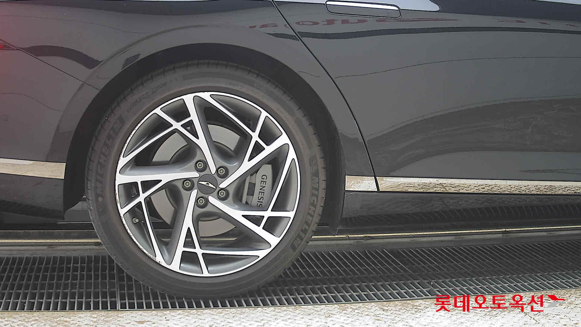 2023 - genesis g90
