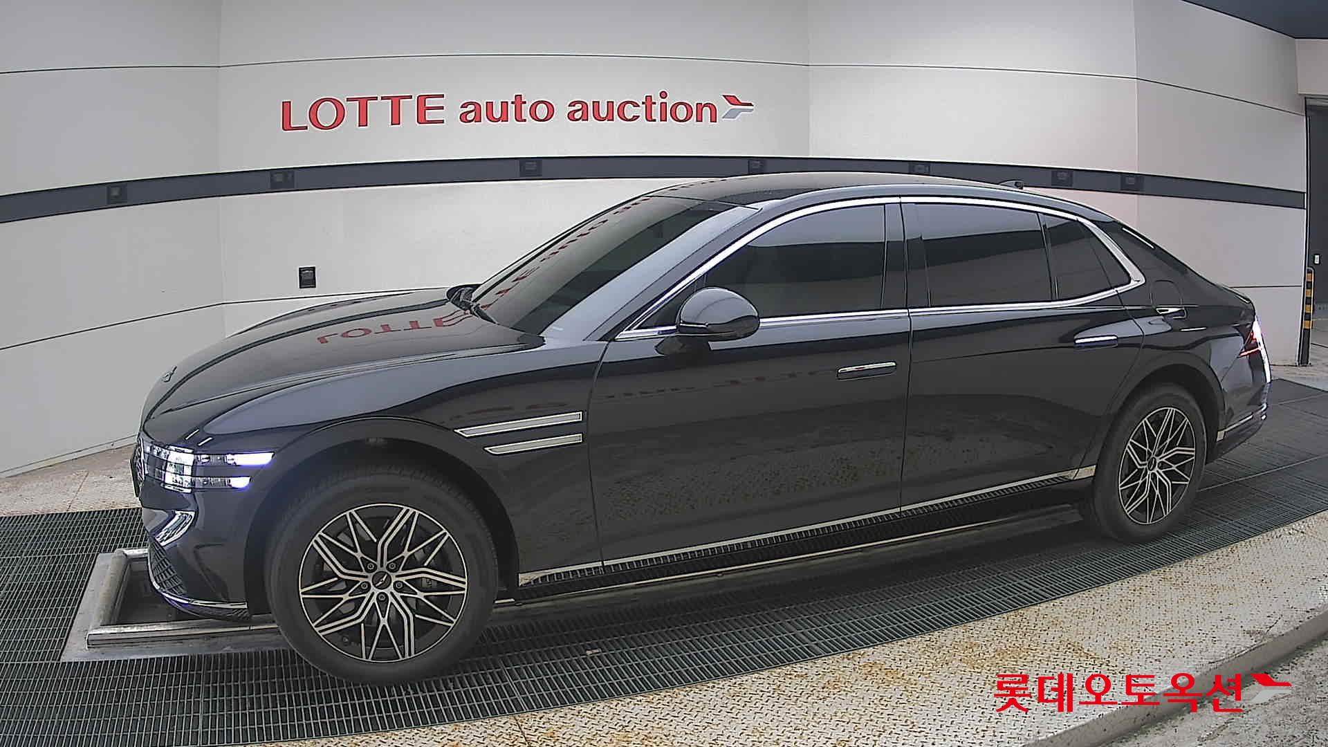2022 - genesis g90