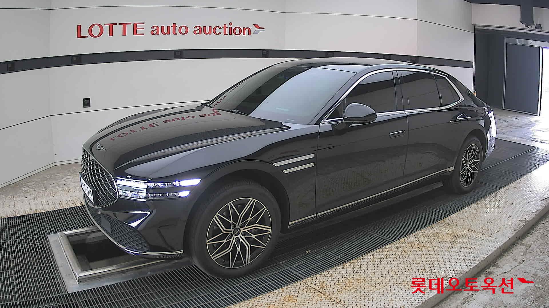 2022 - genesis g90