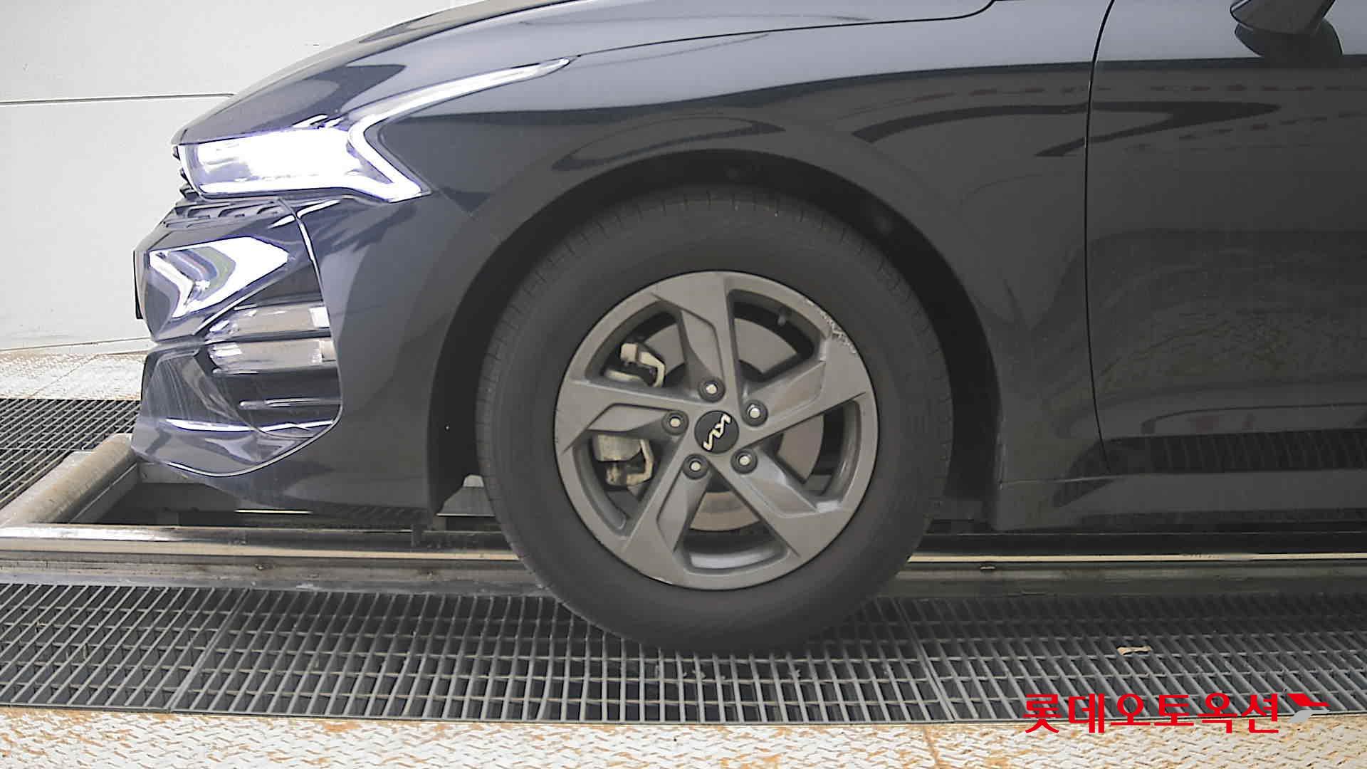 2023 - kia k5