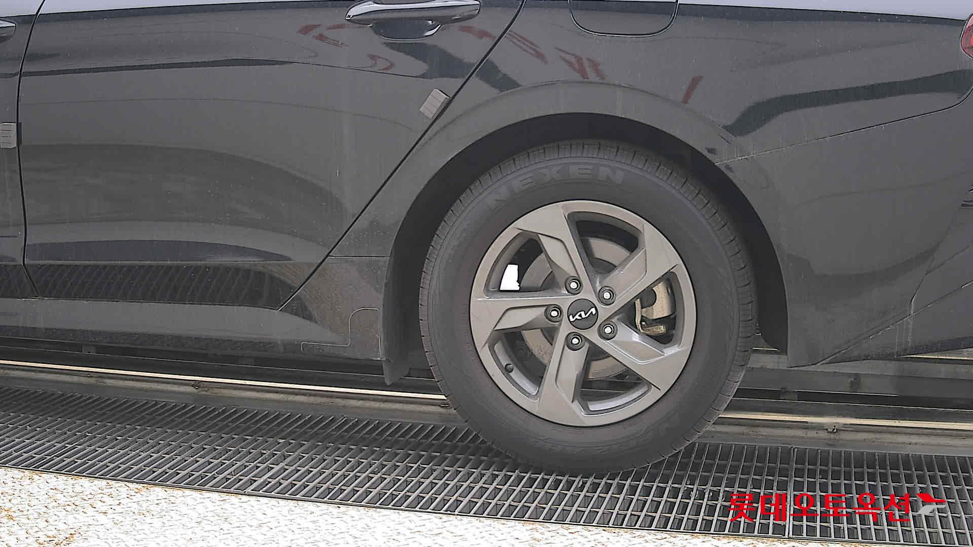 2023 - kia k5