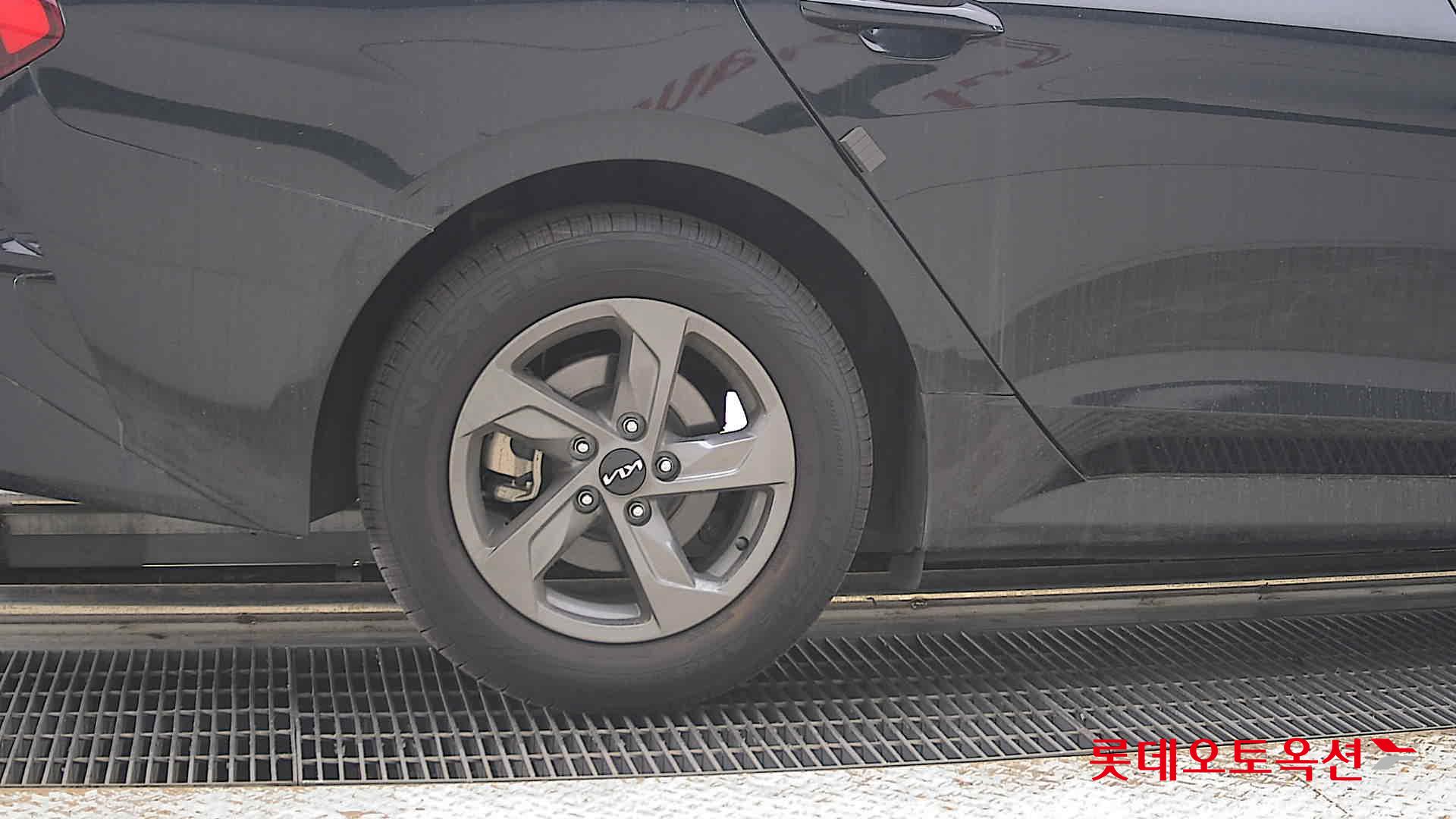 2023 - kia k5