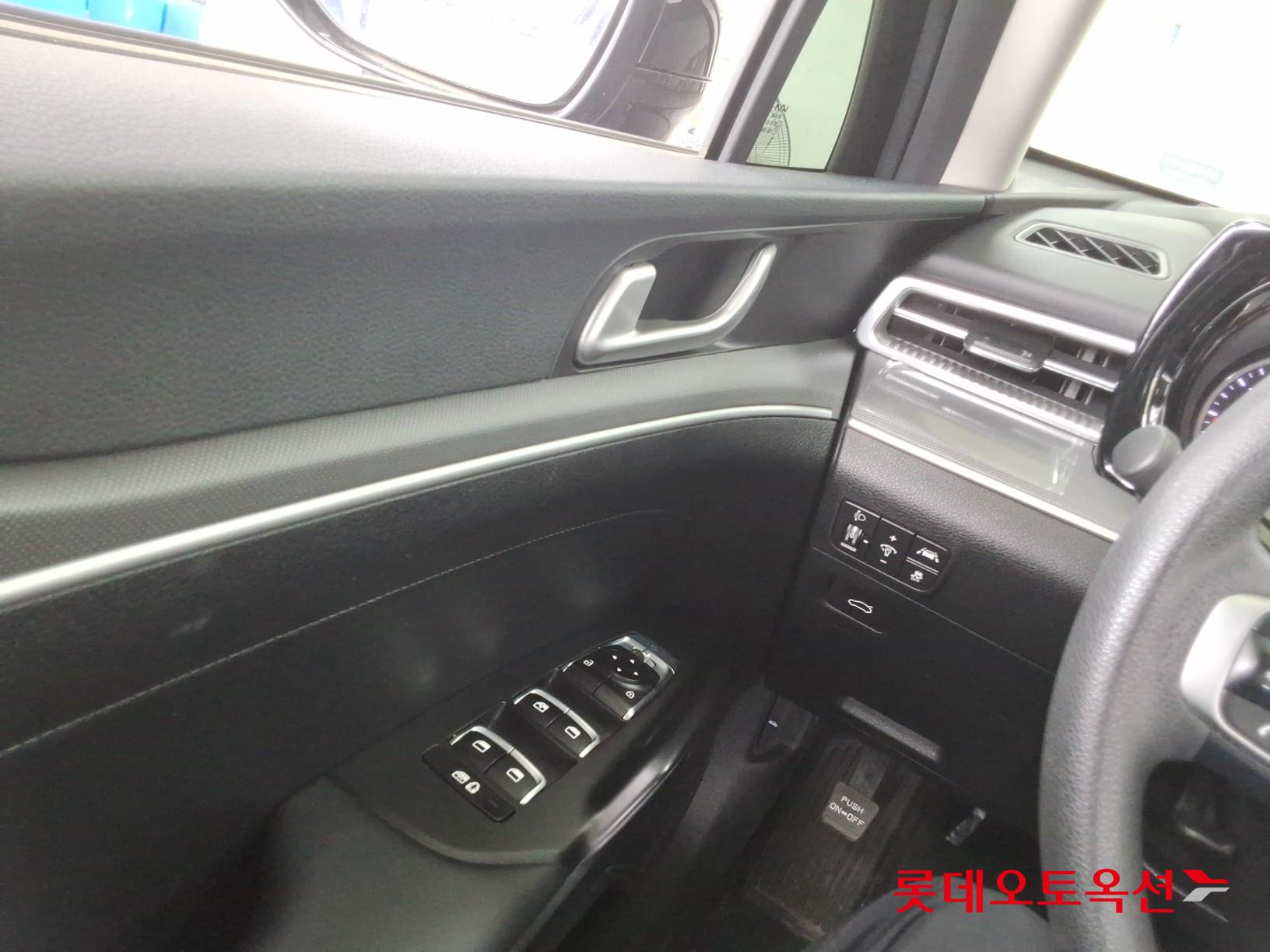 2023 - kia k5