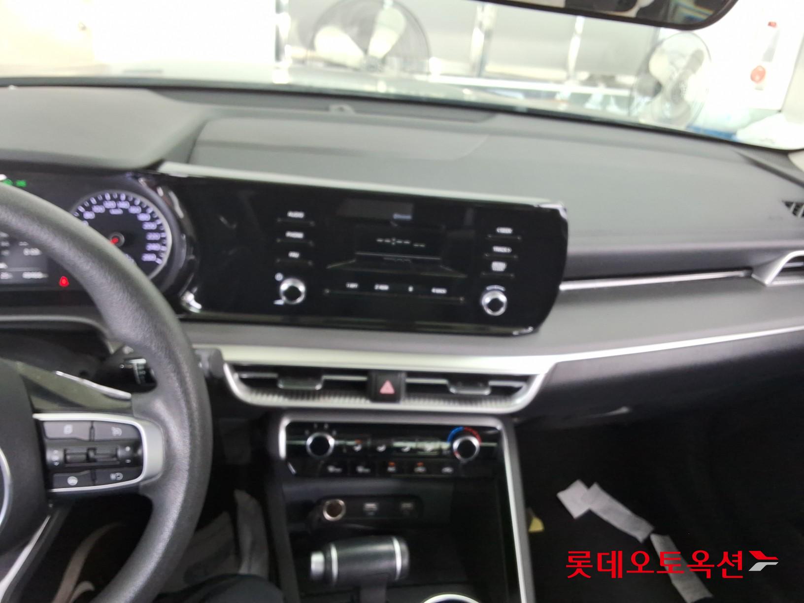 2023 - kia k5