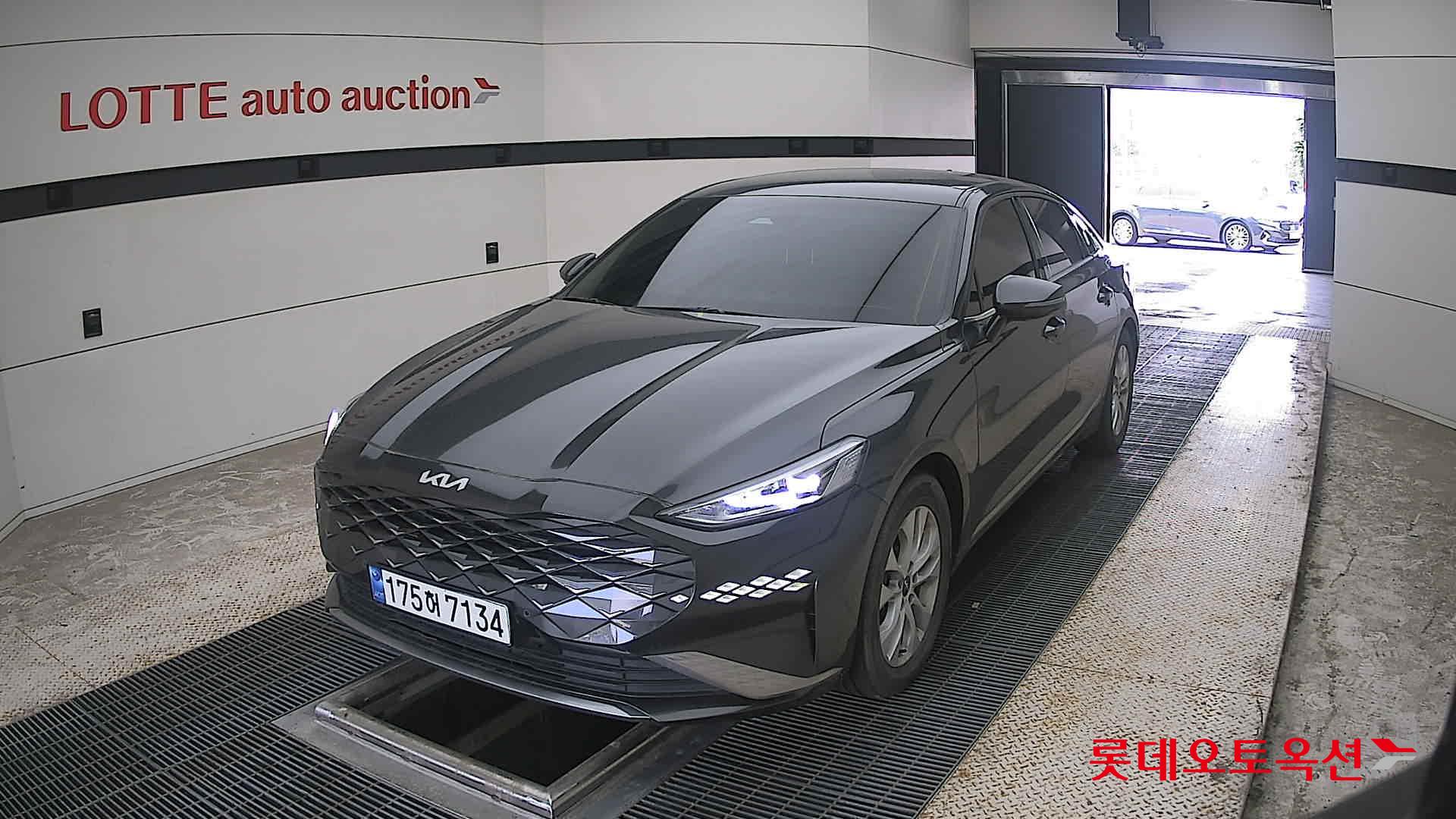 2023 - kia k8