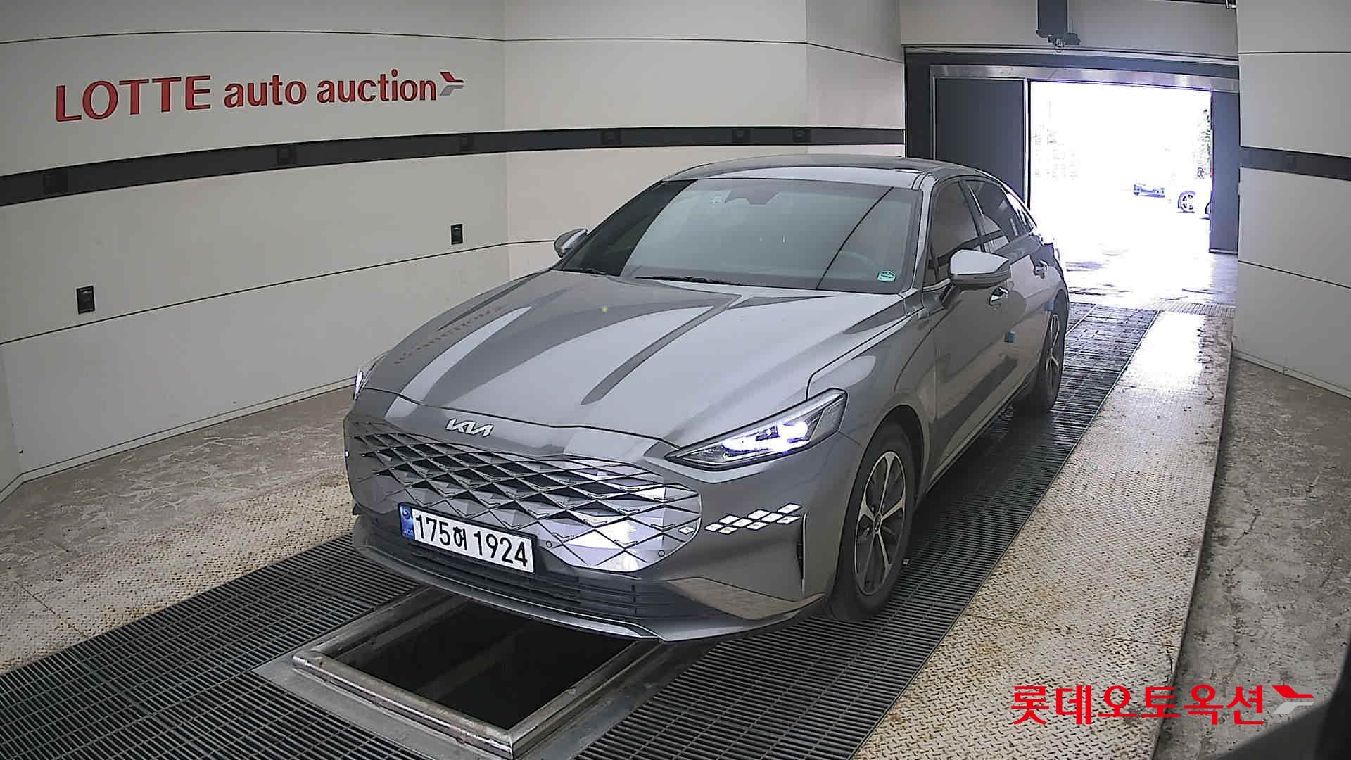 2024 - kia k8