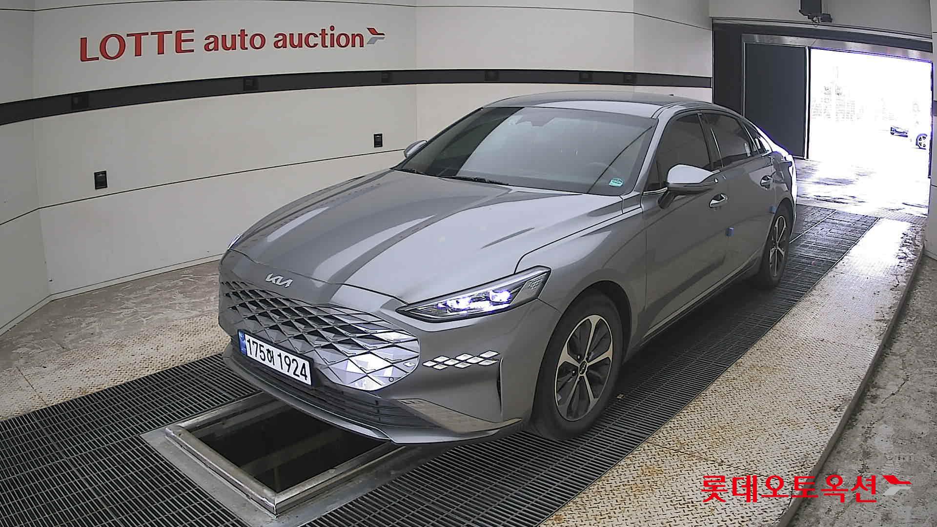 2024 - kia k8