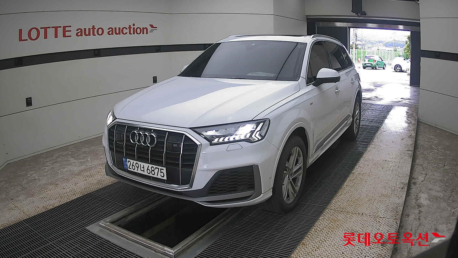 2021 - audi q7