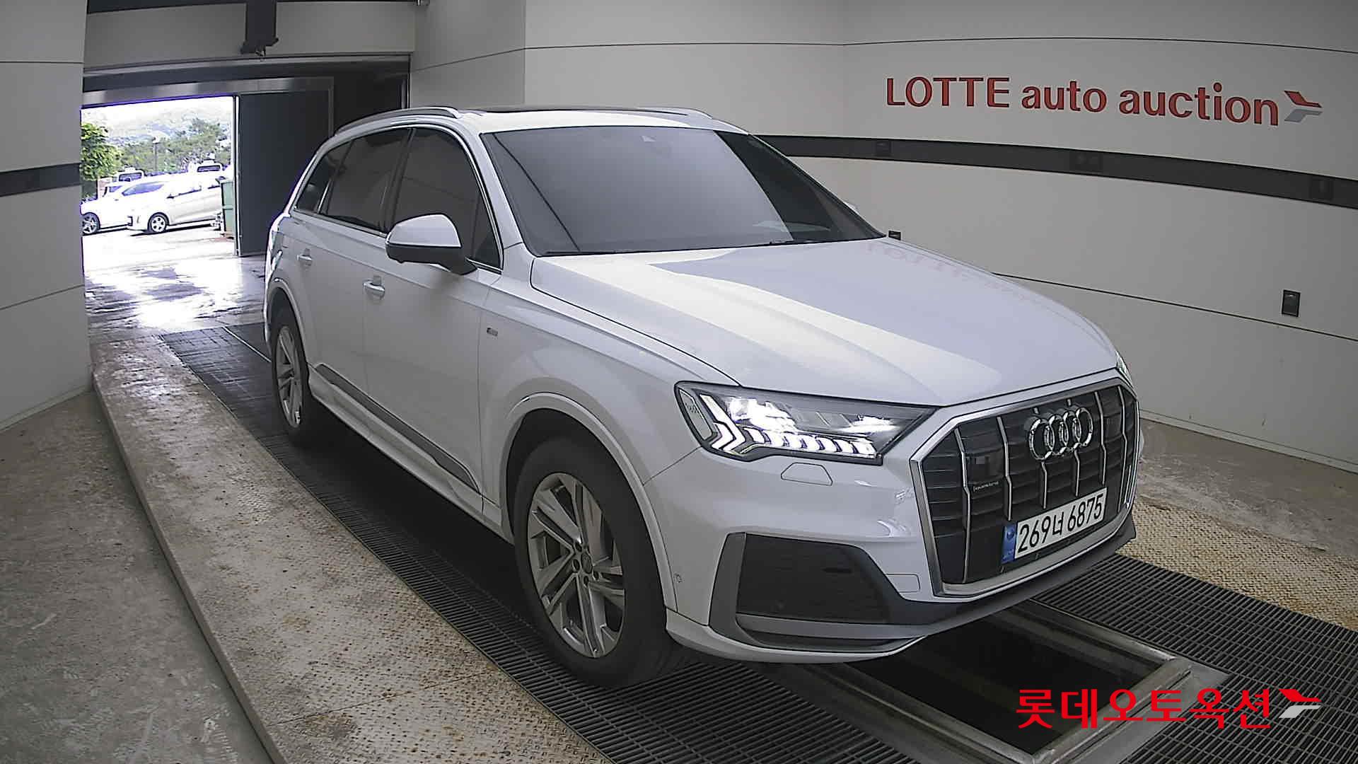 2021 - audi q7