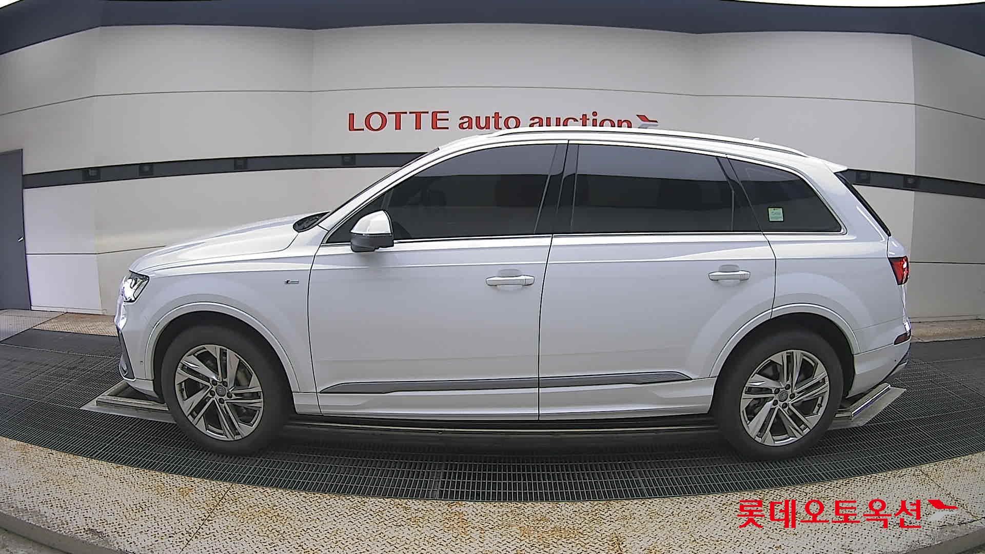 2021 - audi q7