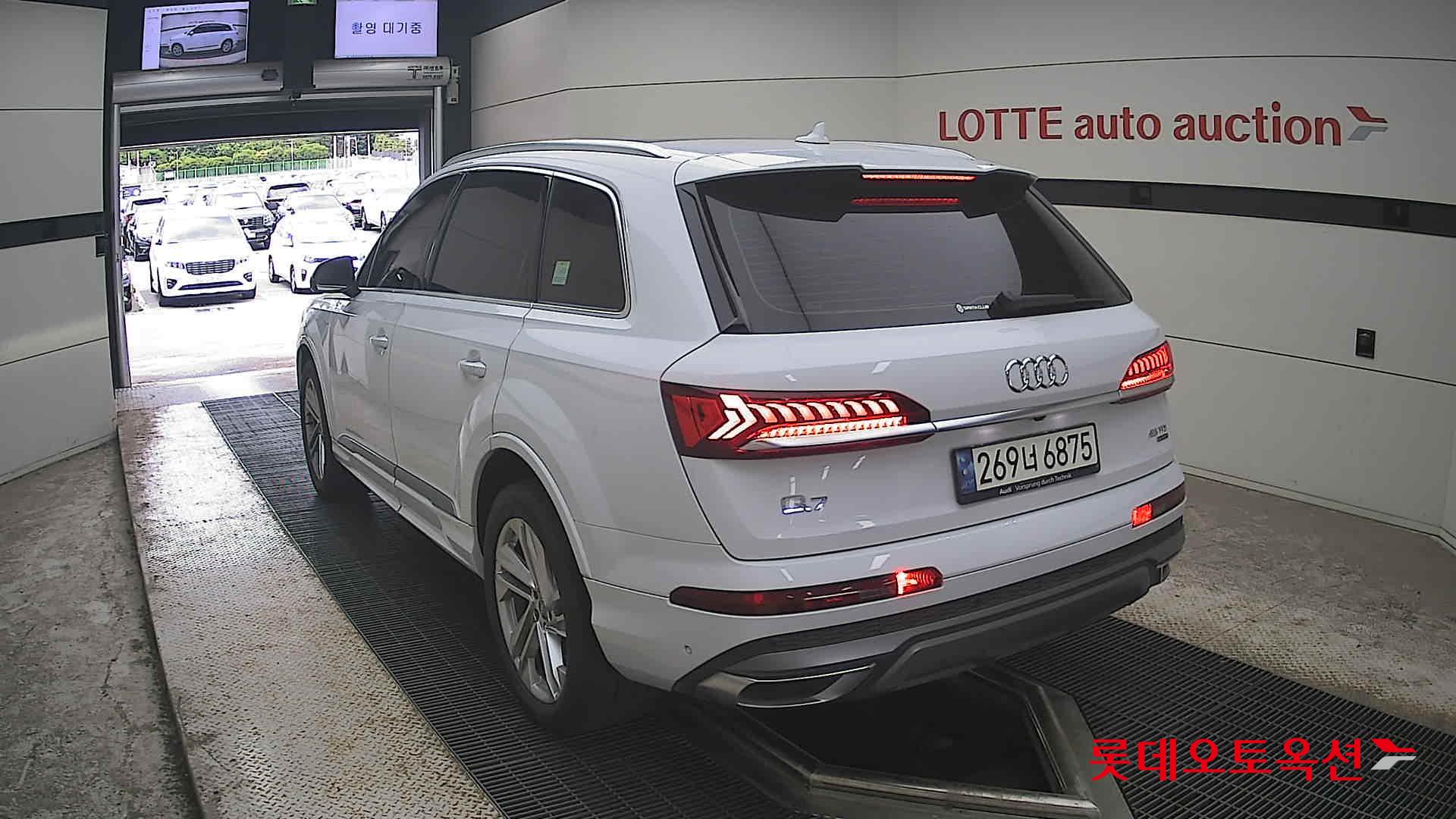 2021 - audi q7