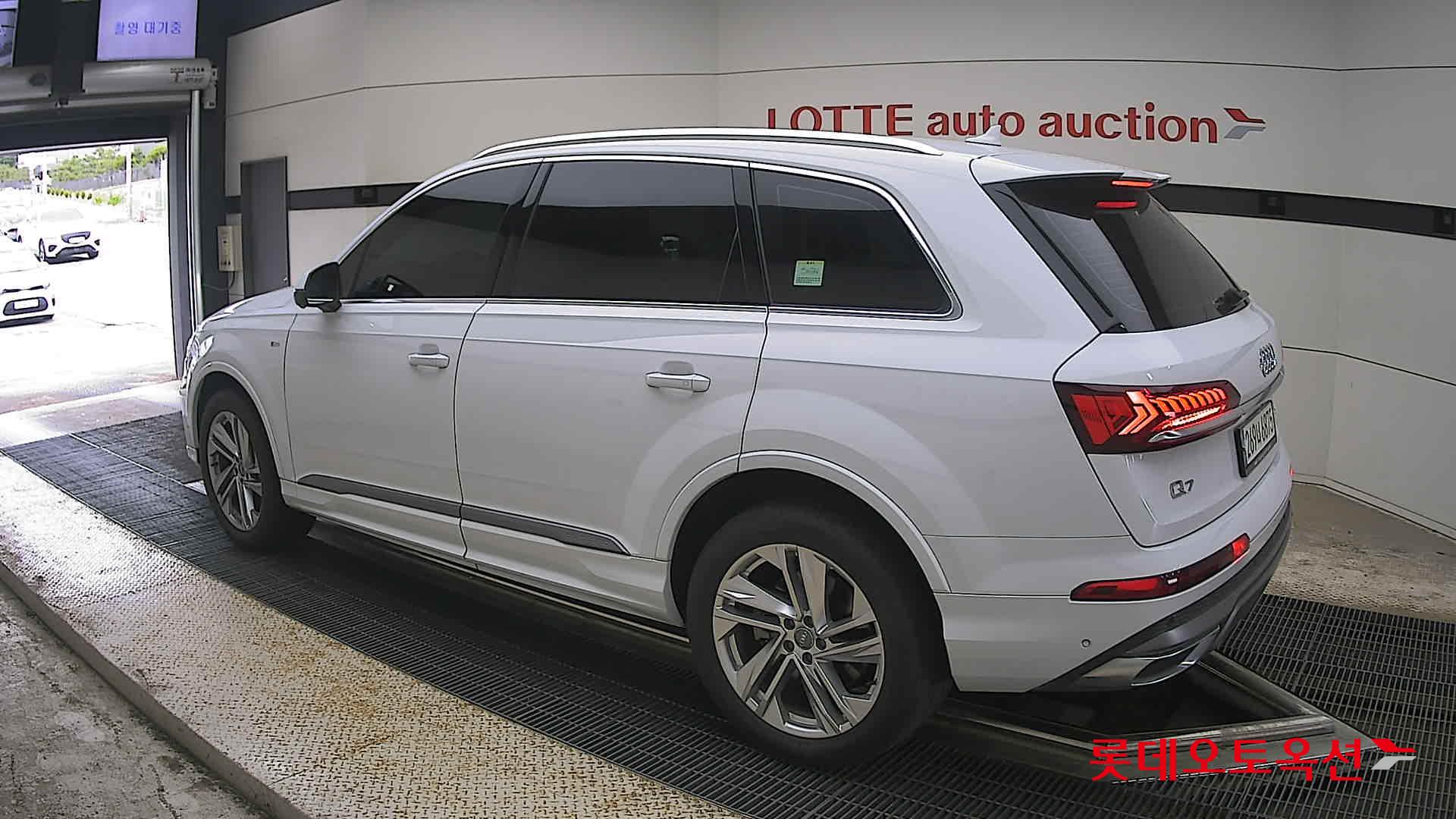 2021 - audi q7
