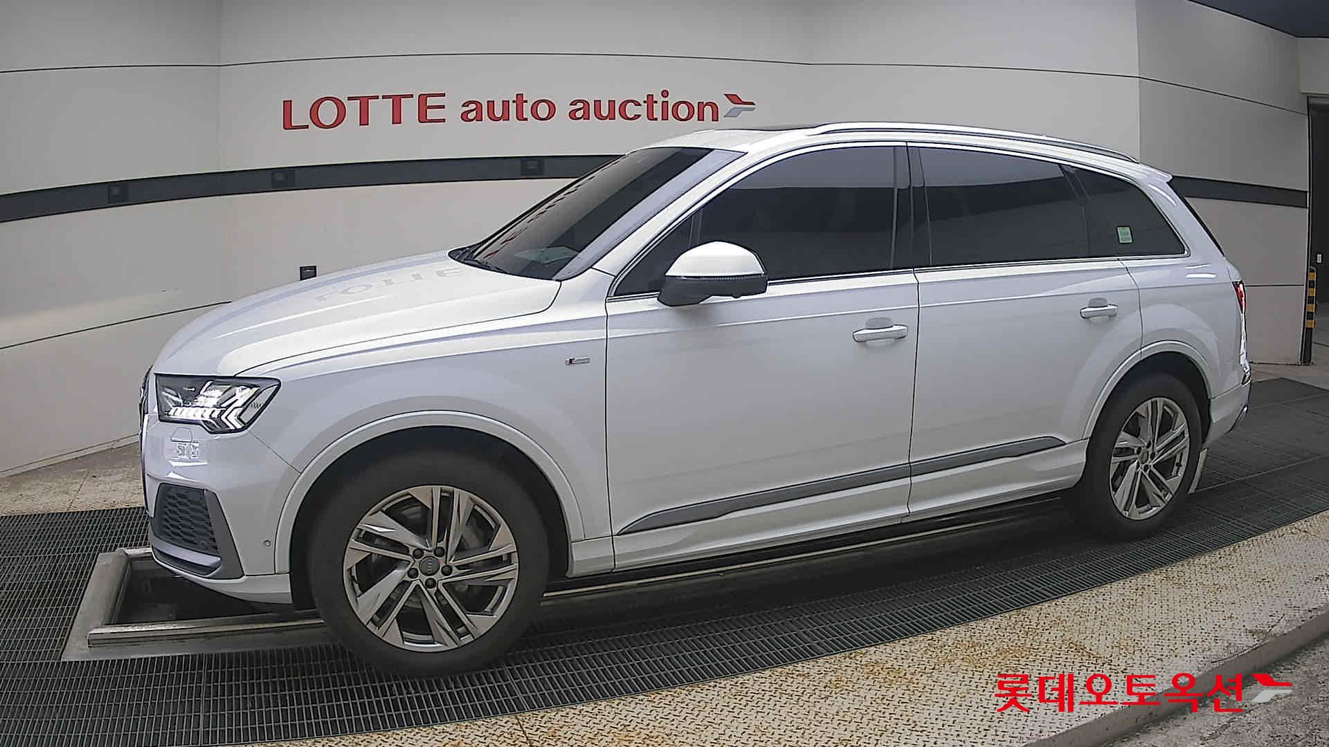 2021 - audi q7